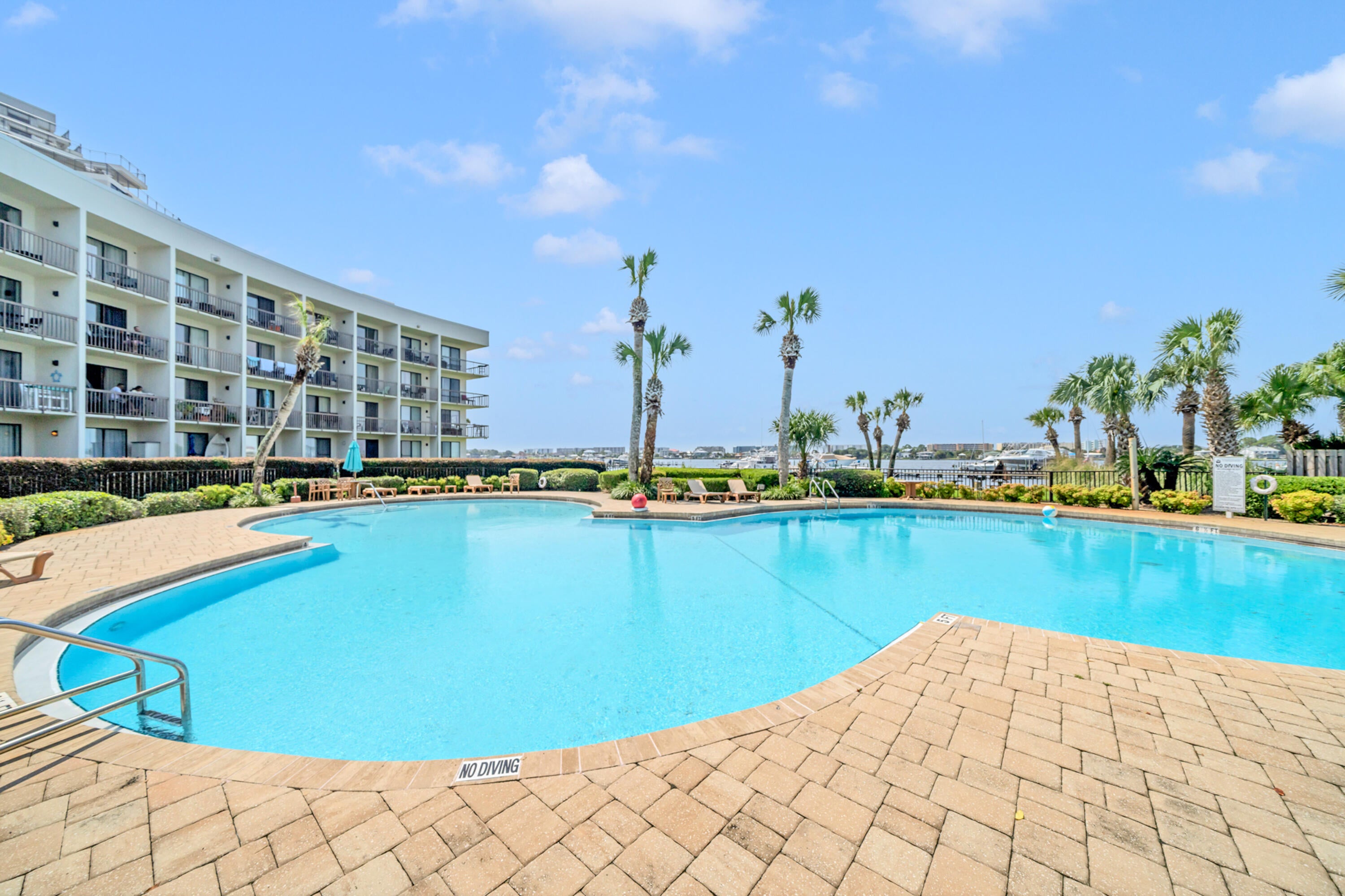 PIRATES BAY PH 1 - Residential