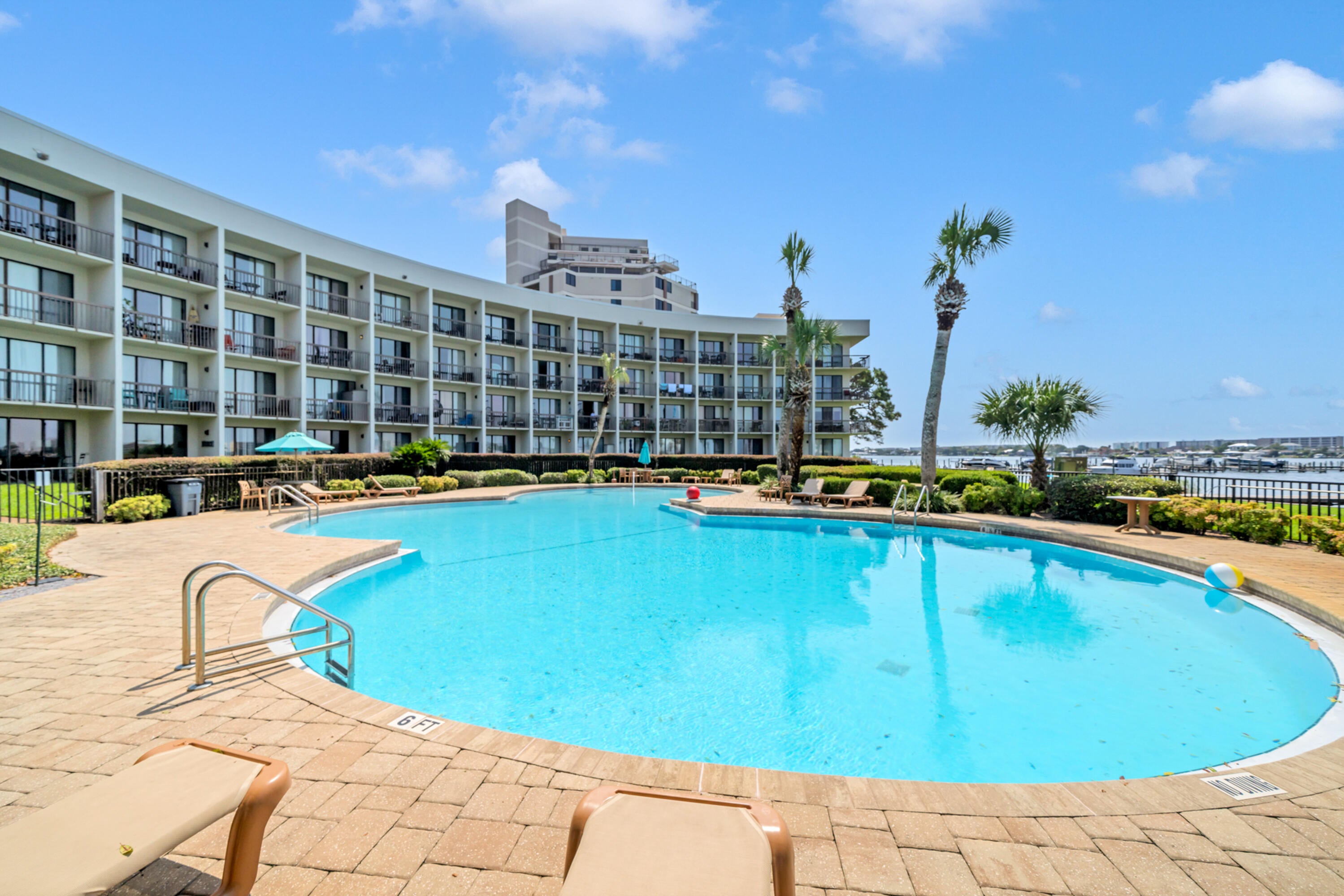 PIRATES BAY PH 1 - Residential