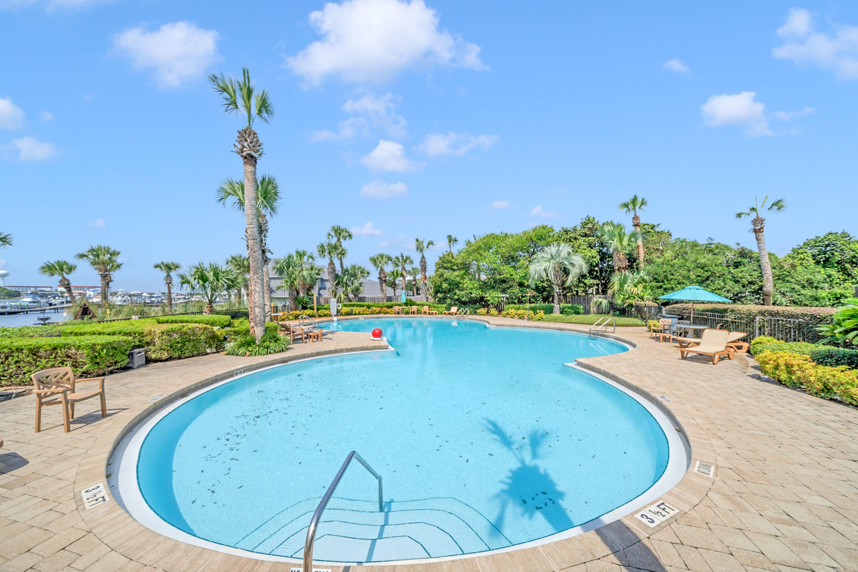 PIRATES BAY PH 1 - Residential