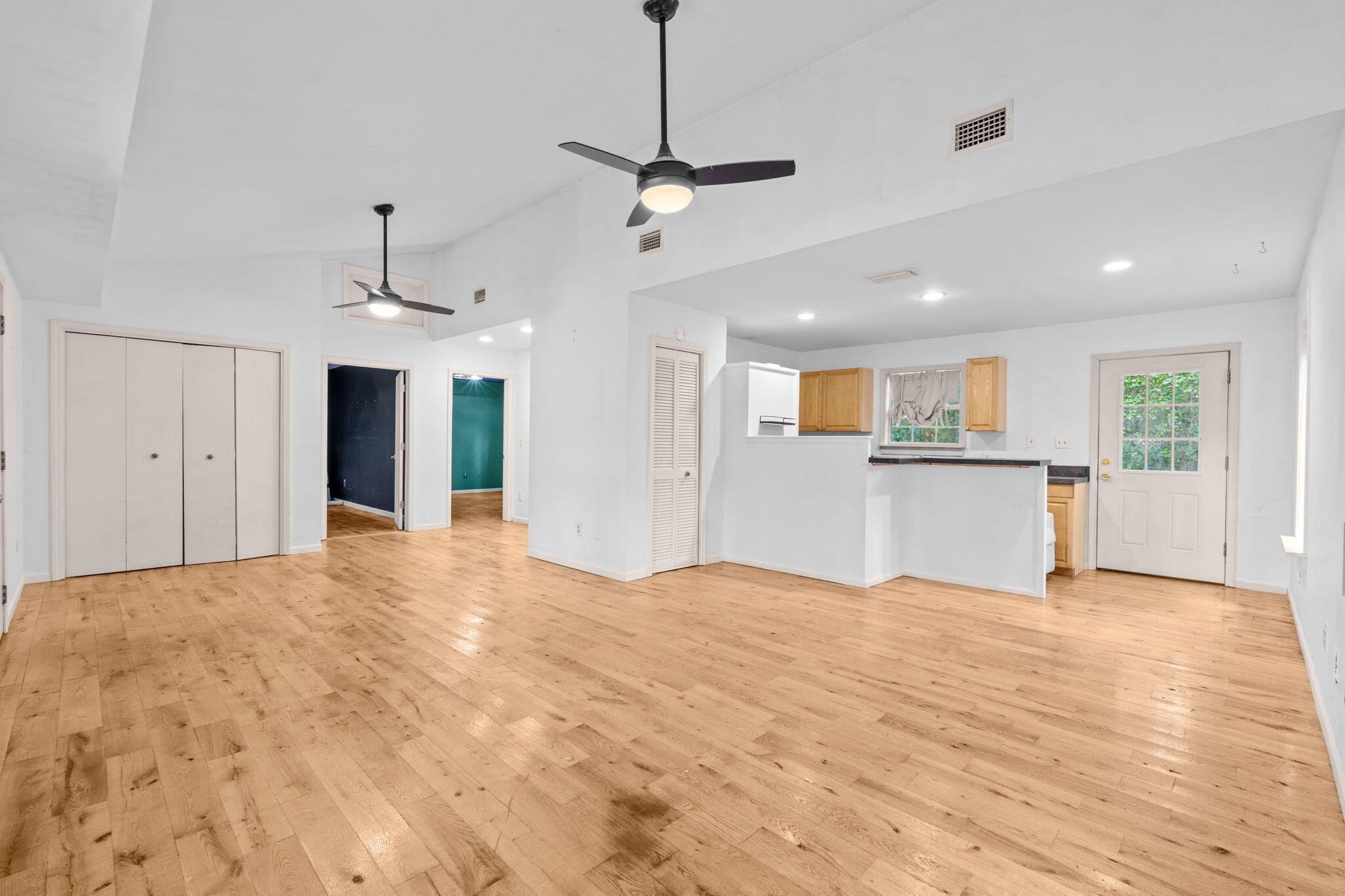 BAY SHADOW ESTATES - Residential