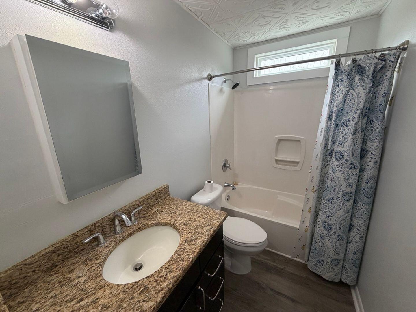 CREEKSIDE - Residential Lease