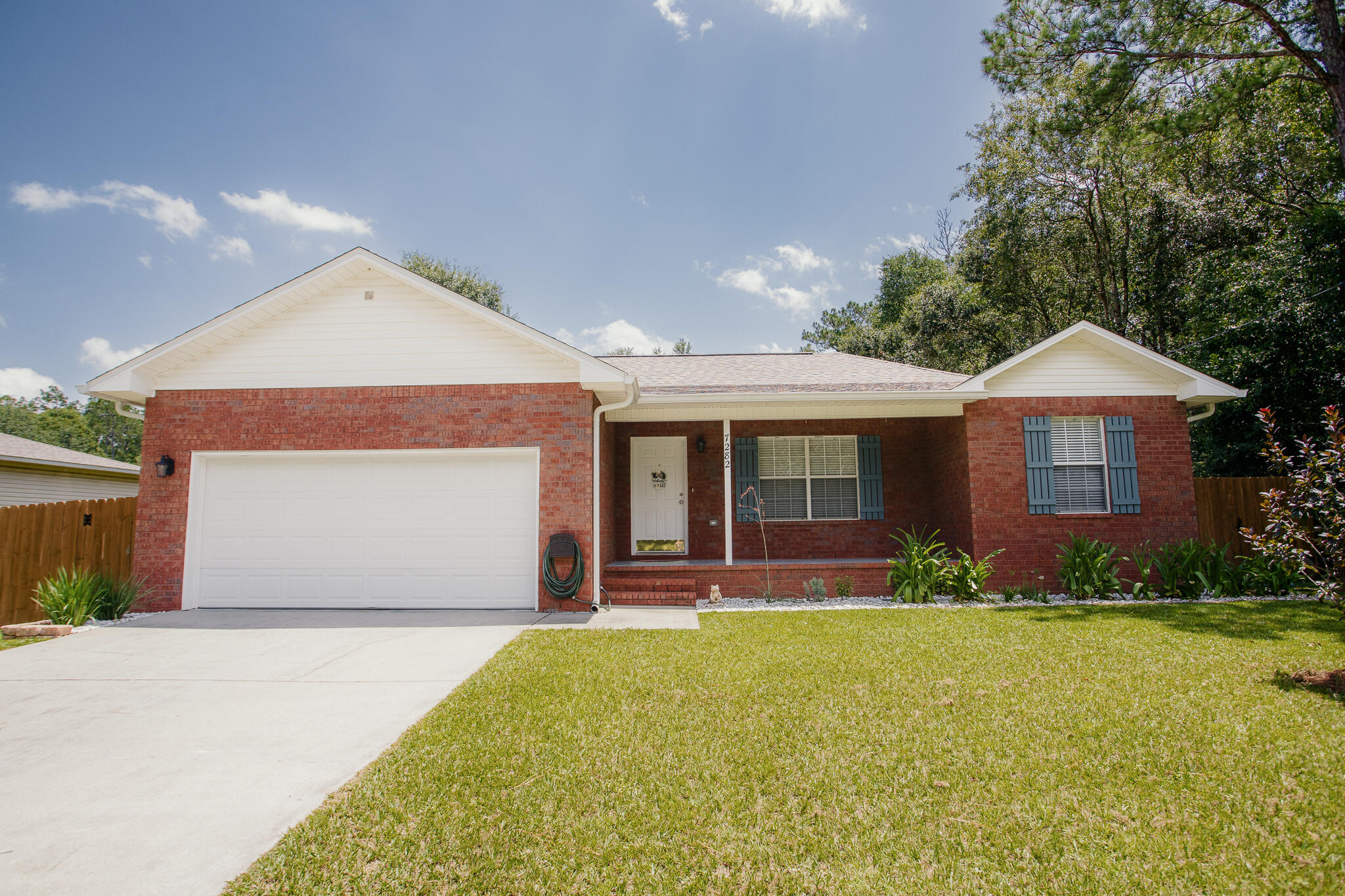 COUNTRY CLUB ESTATES - Residential