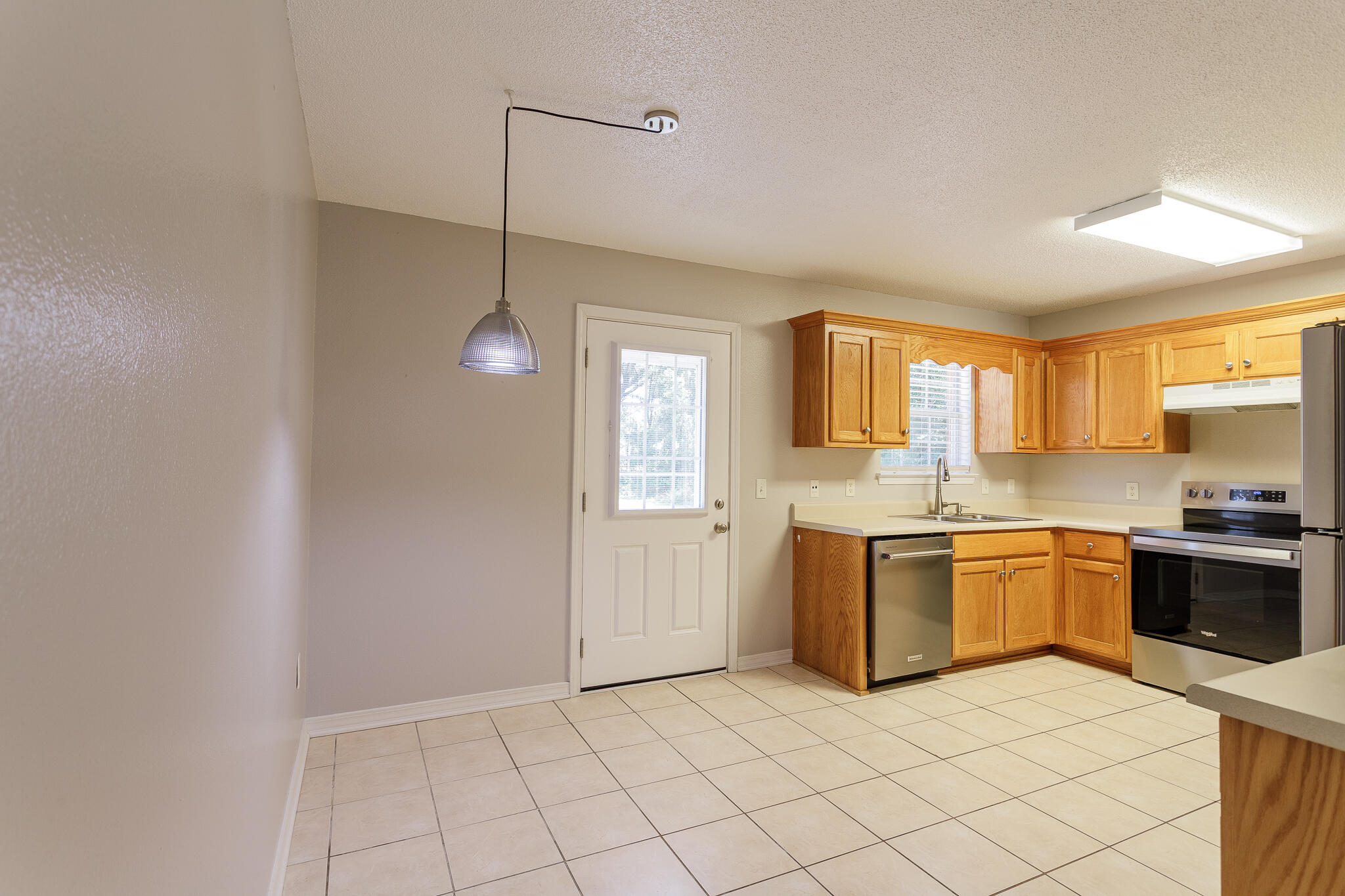 COUNTRY CLUB ESTATES - Residential