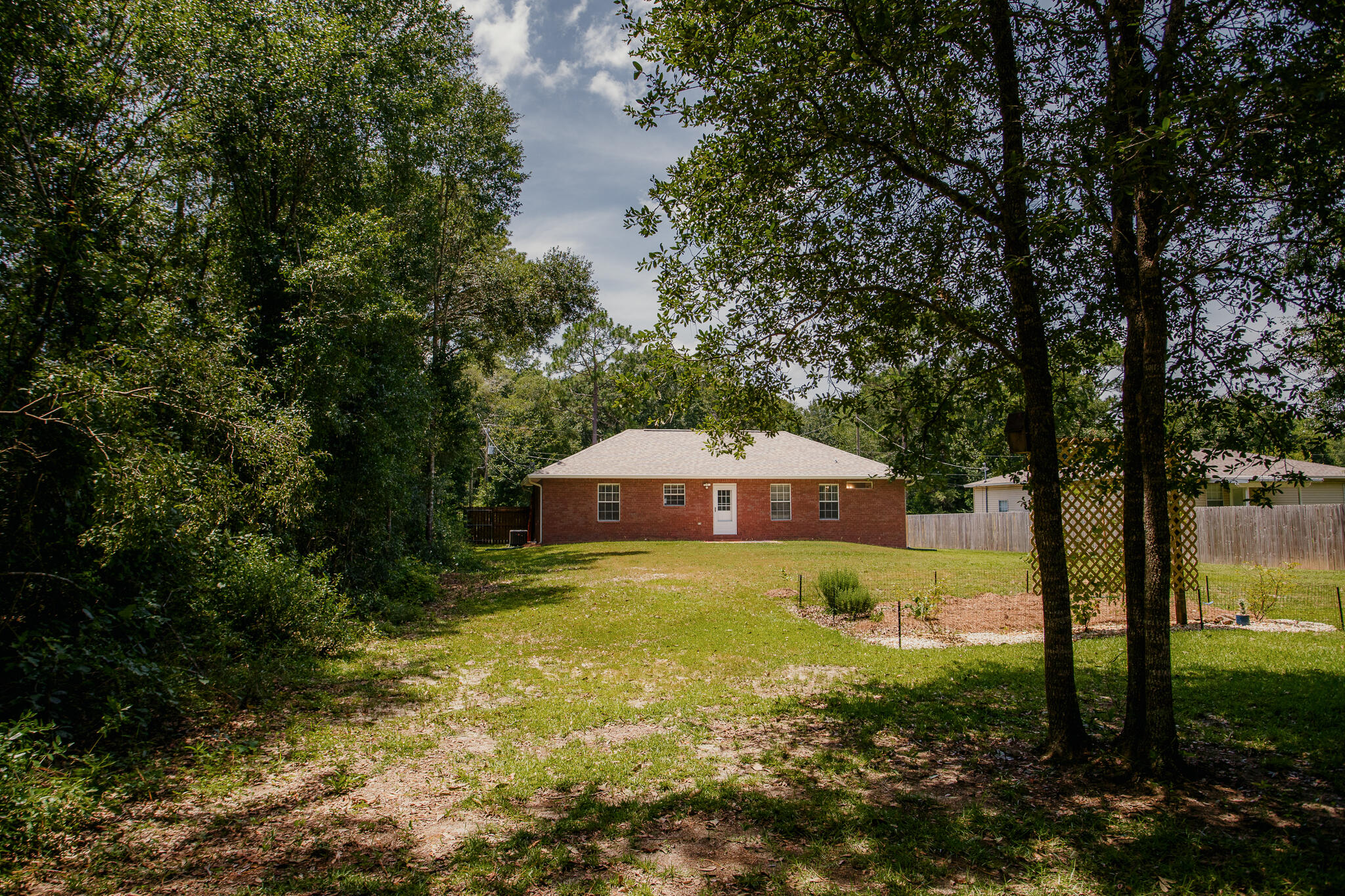 COUNTRY CLUB ESTATES - Residential