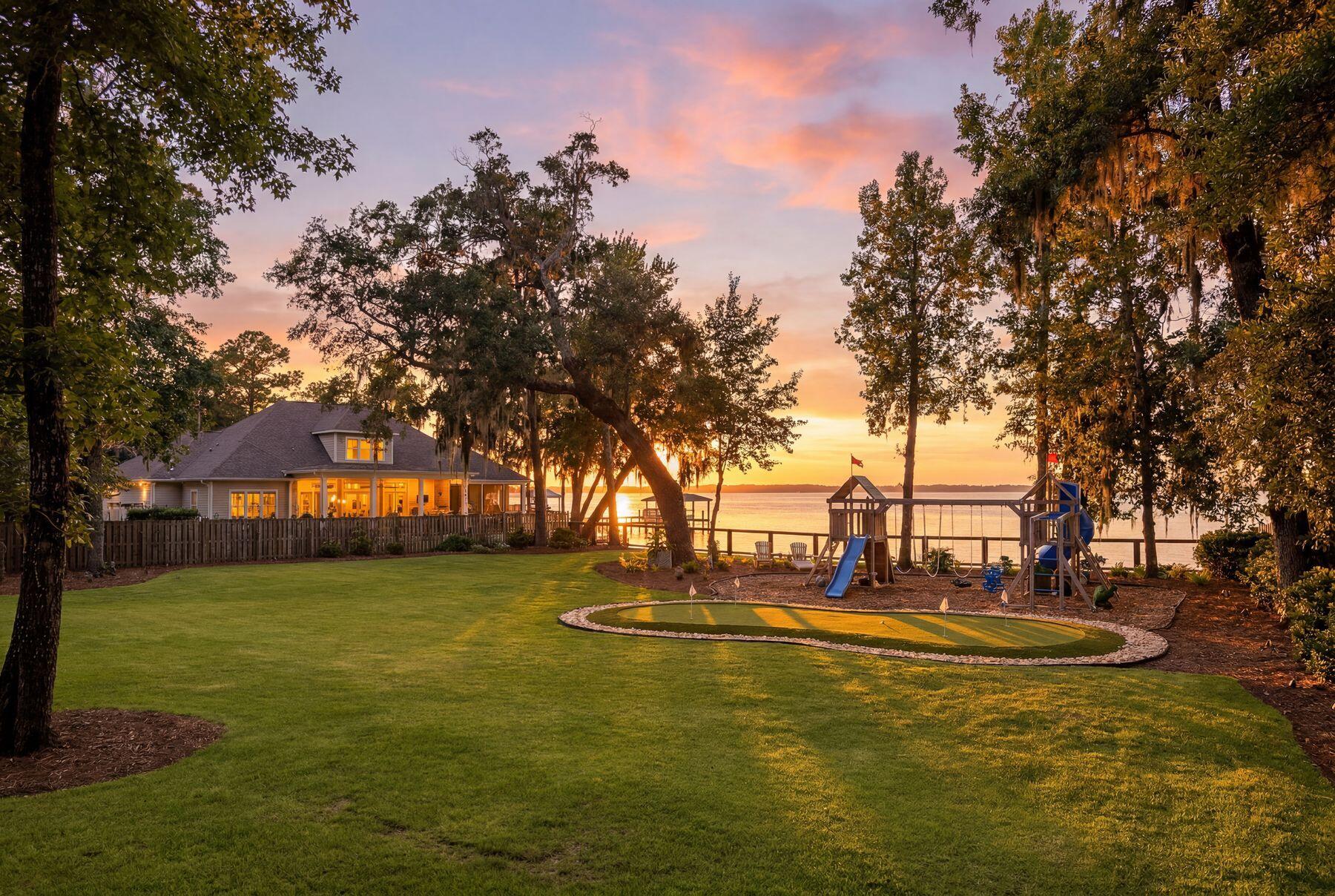 MAGNOLIA BEACH - Residential