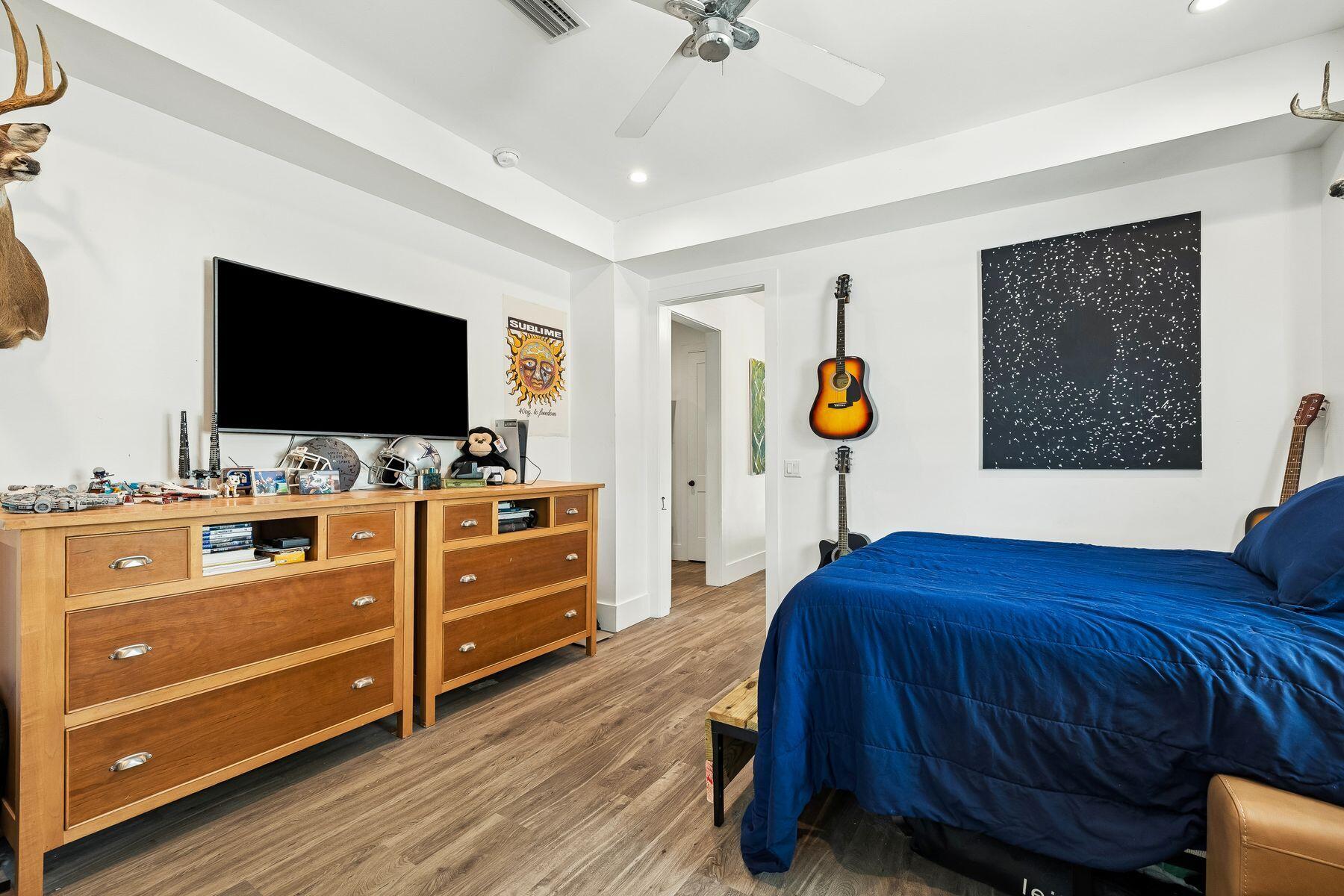 MAGNOLIA BEACH - Residential