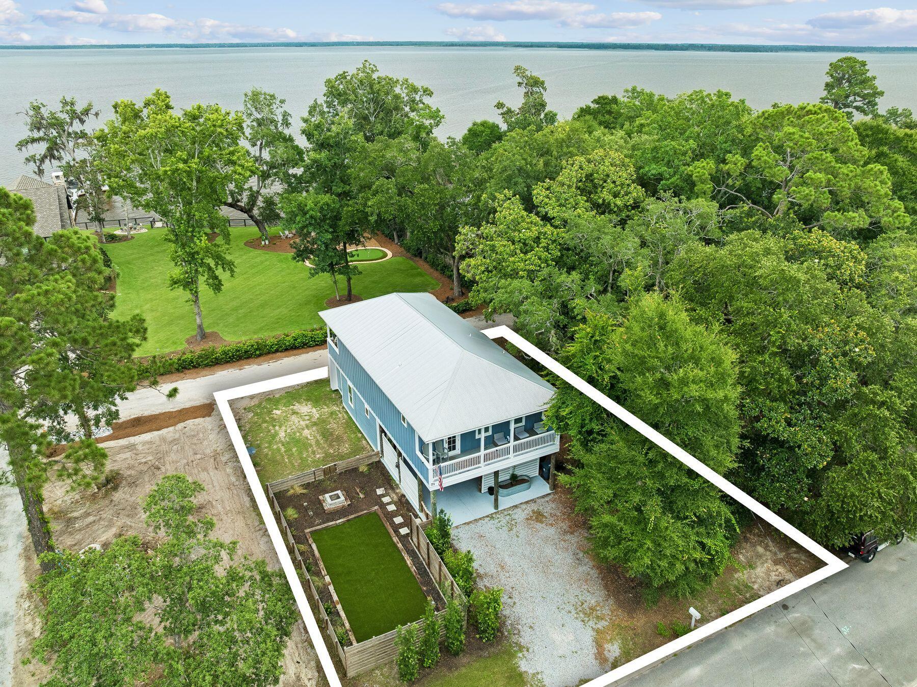 MAGNOLIA BEACH - Residential
