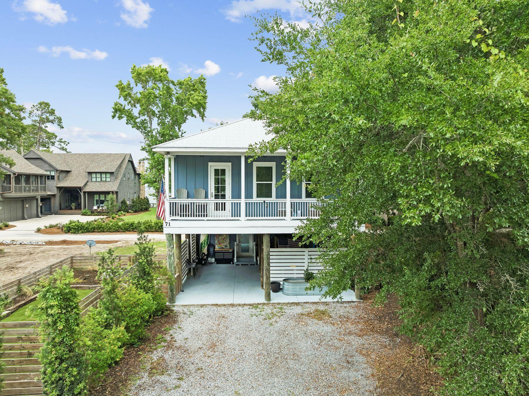MAGNOLIA BEACH - Residential