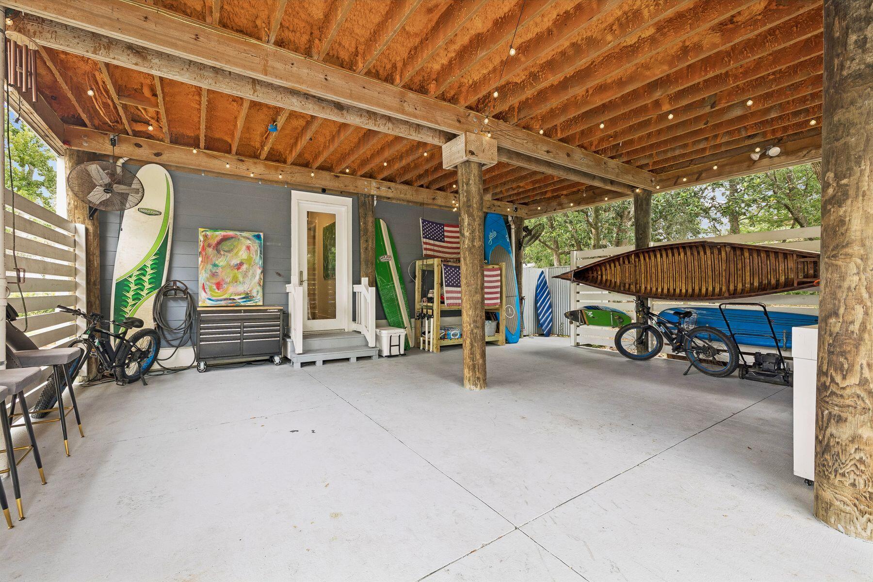 MAGNOLIA BEACH - Residential
