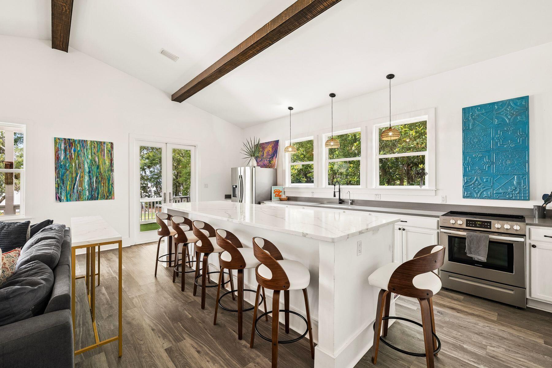 MAGNOLIA BEACH - Residential