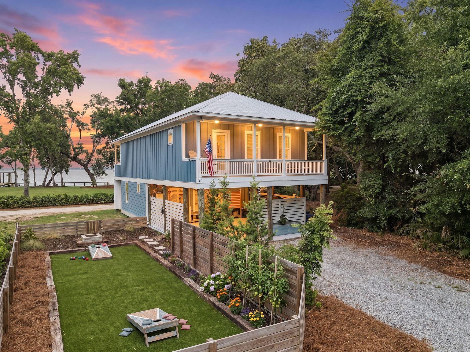 MAGNOLIA BEACH - Residential