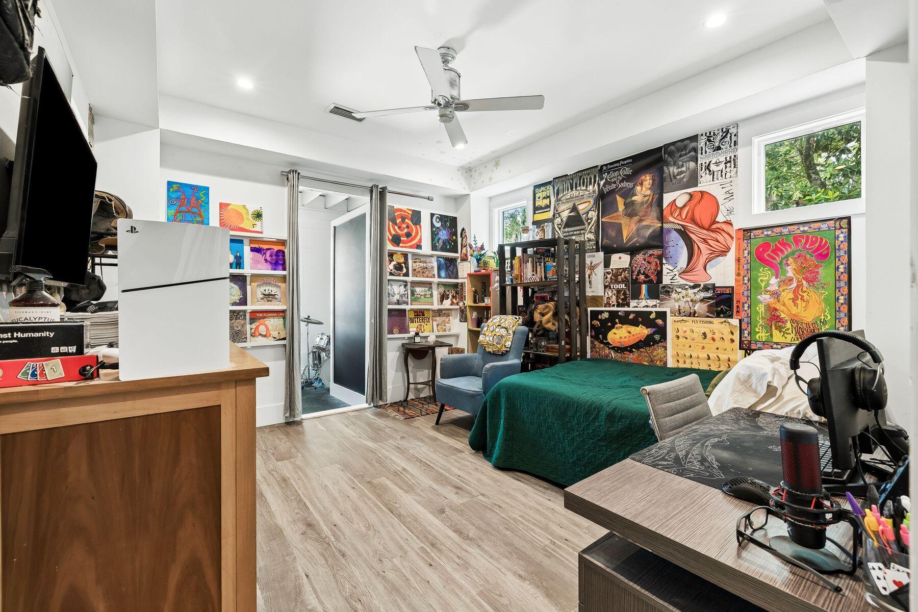 MAGNOLIA BEACH - Residential