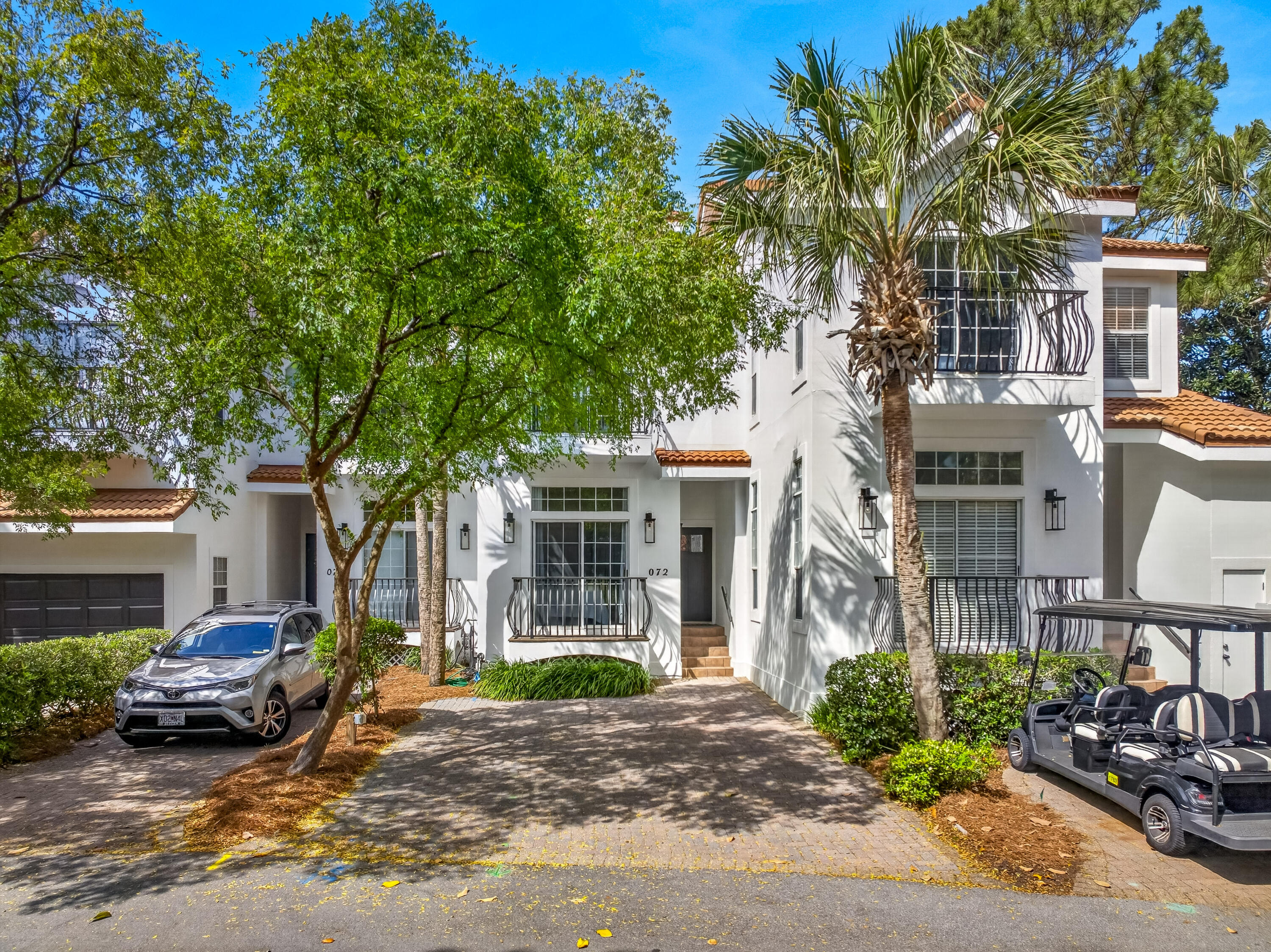 VANTAGE POINTE - Residential