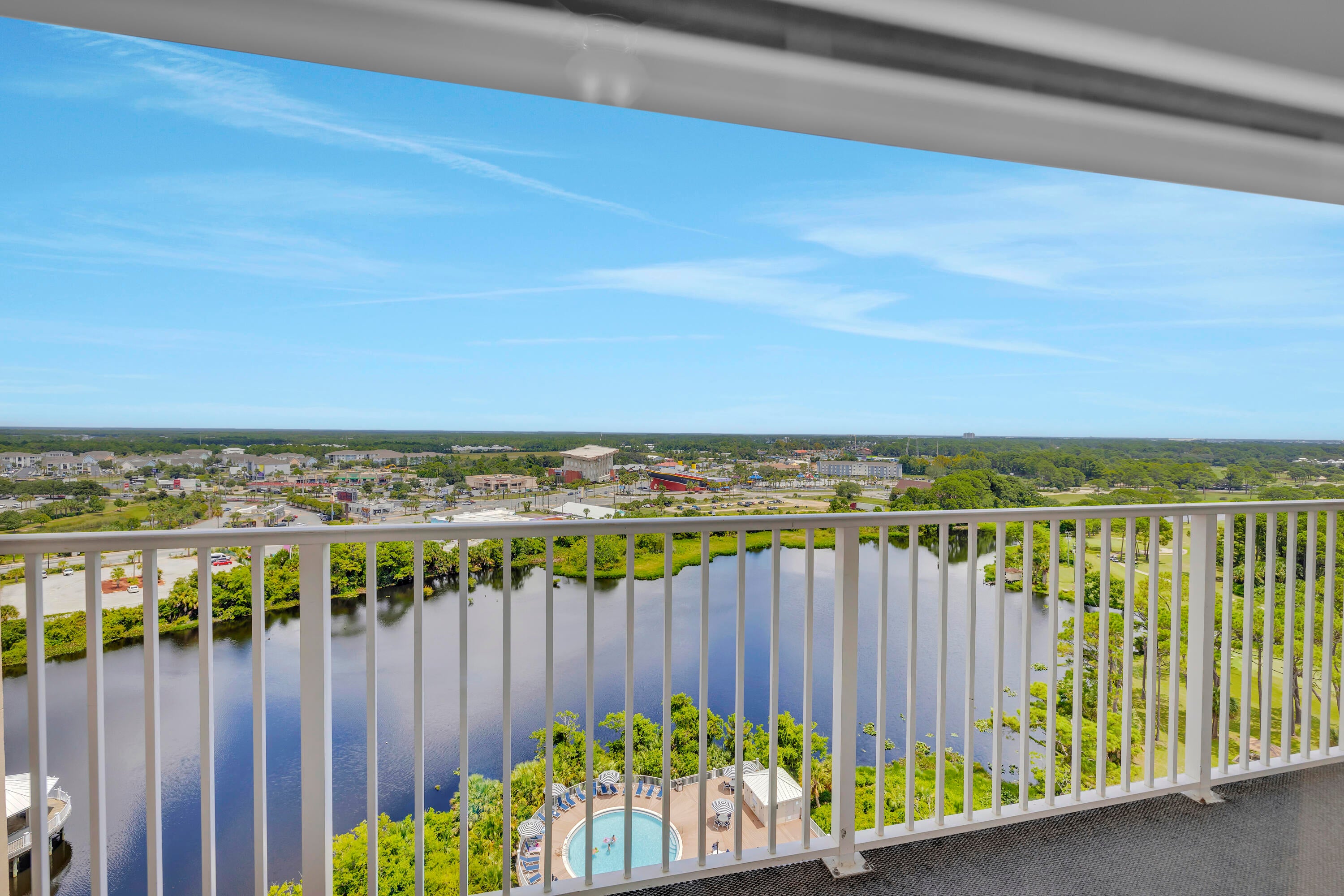 LAKETOWN WHARF - Residential