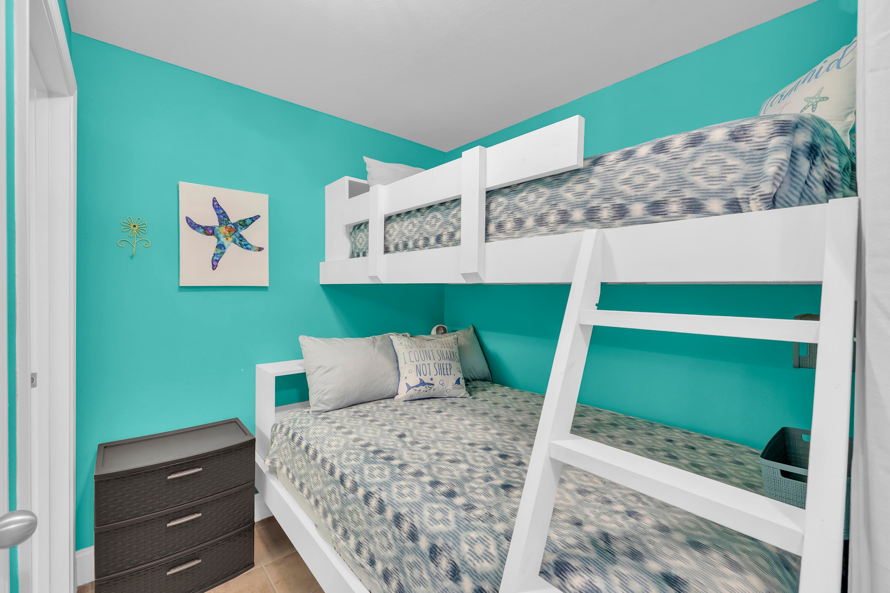 LAKETOWN WHARF - Residential