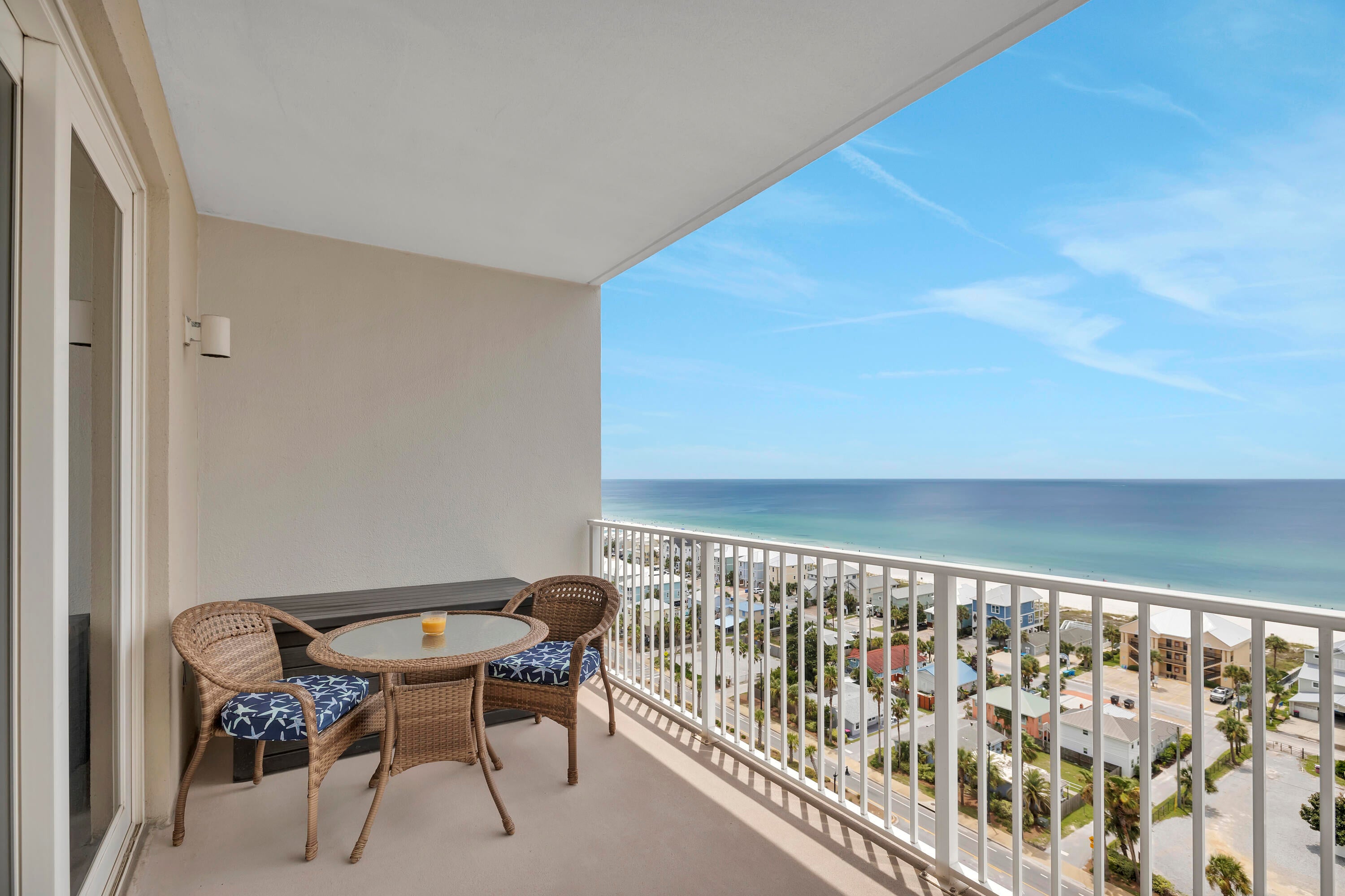 LAKETOWN WHARF - Residential