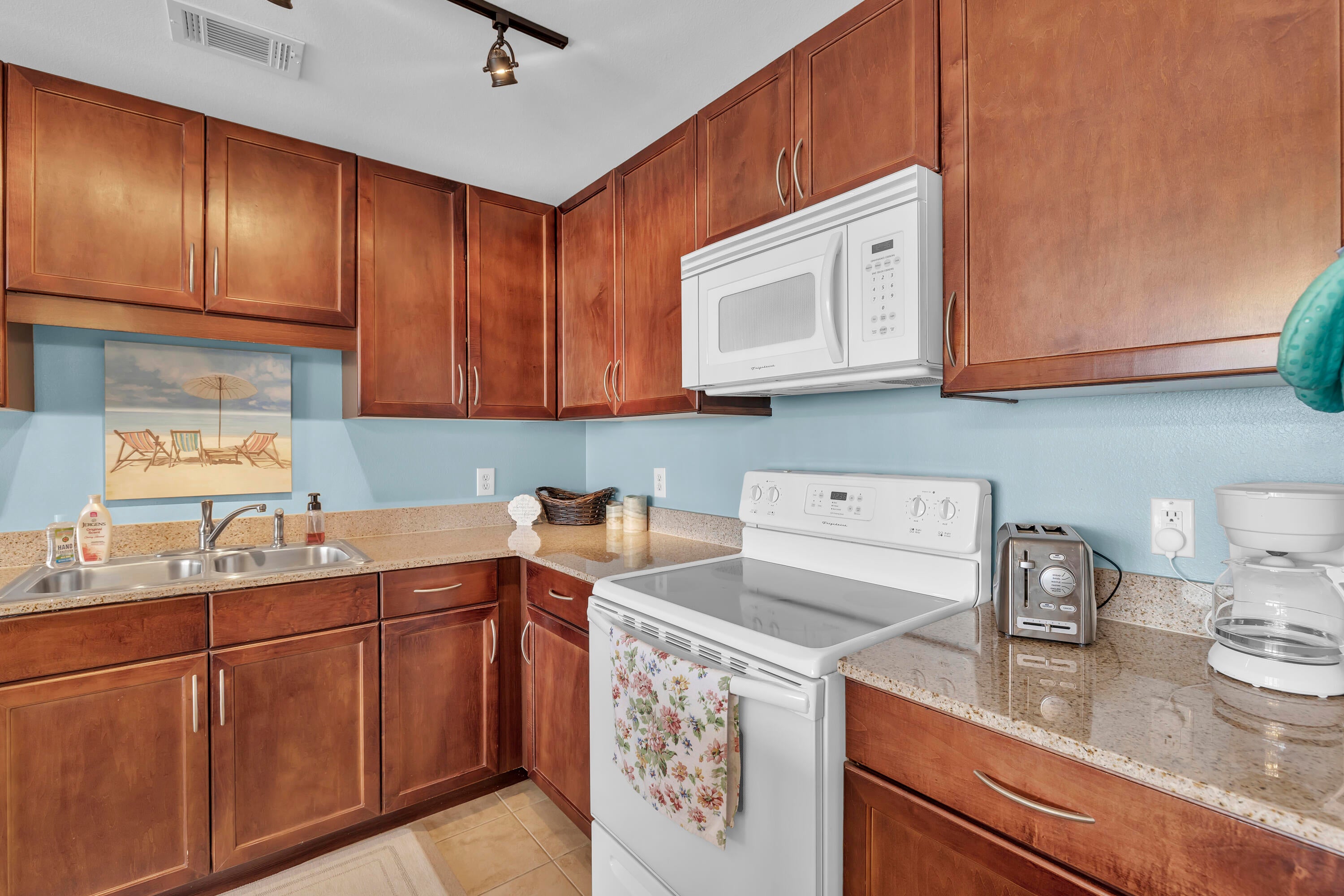 LAKETOWN WHARF - Residential