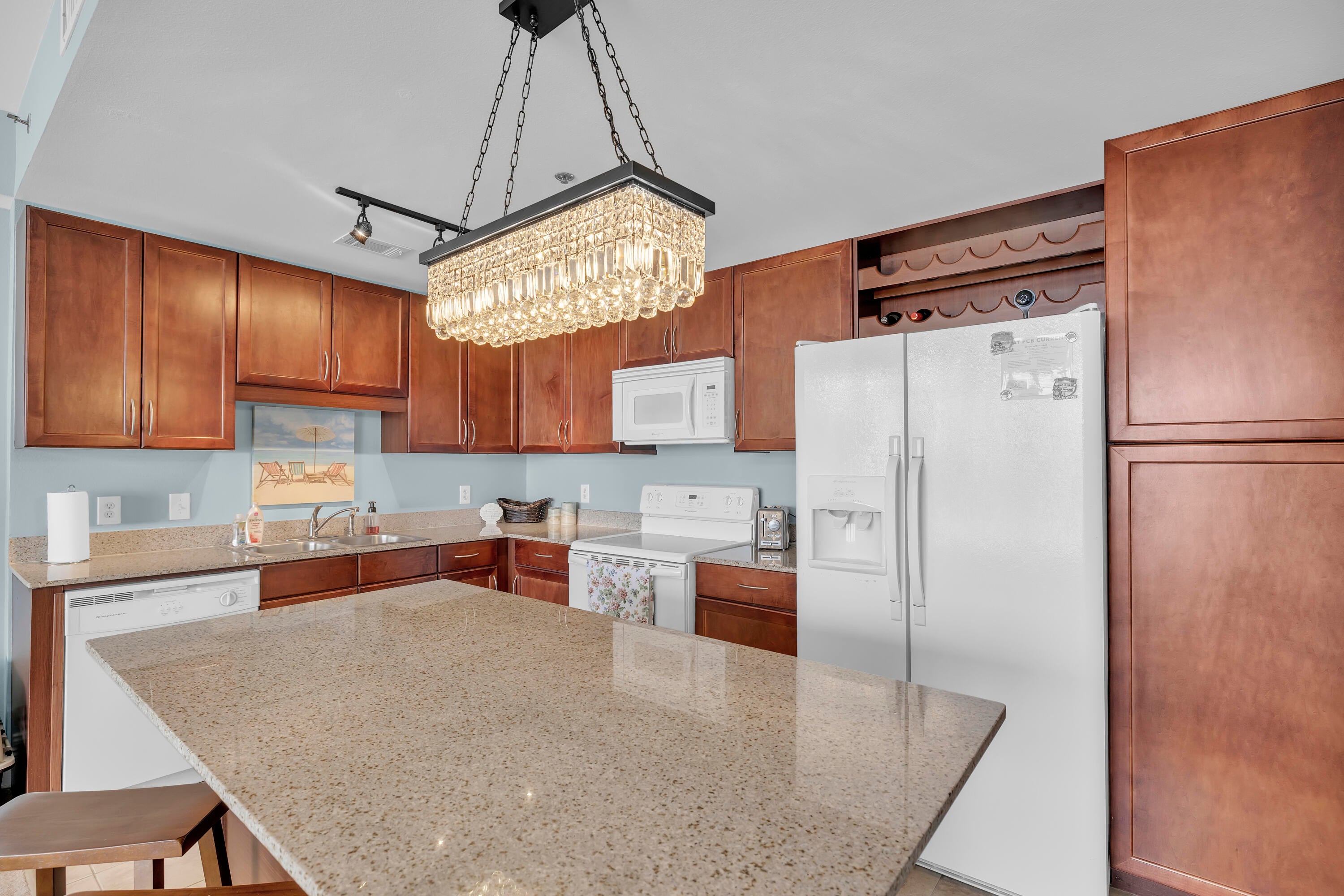 LAKETOWN WHARF - Residential