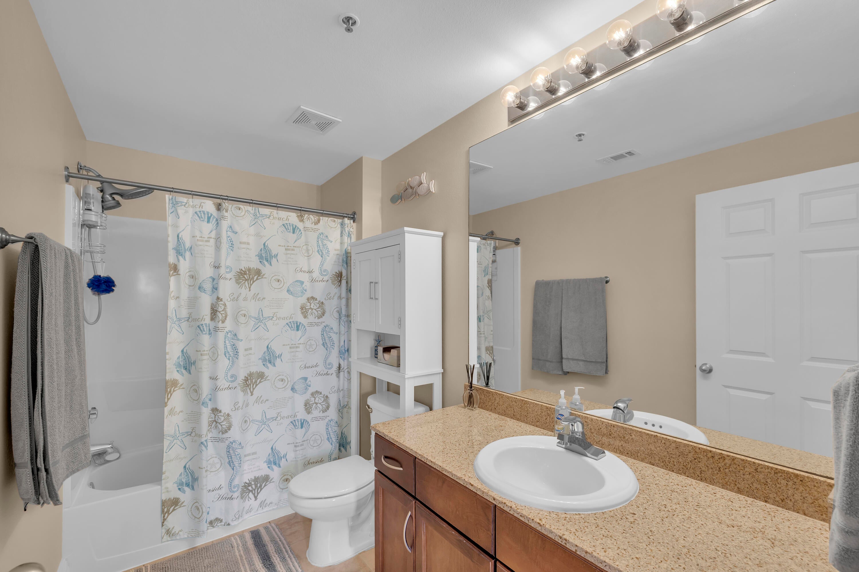 LAKETOWN WHARF - Residential