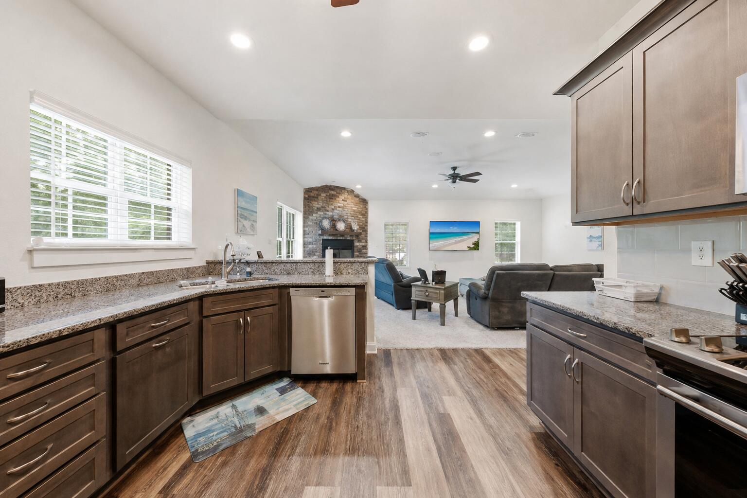SECLUSION BAY - Residential