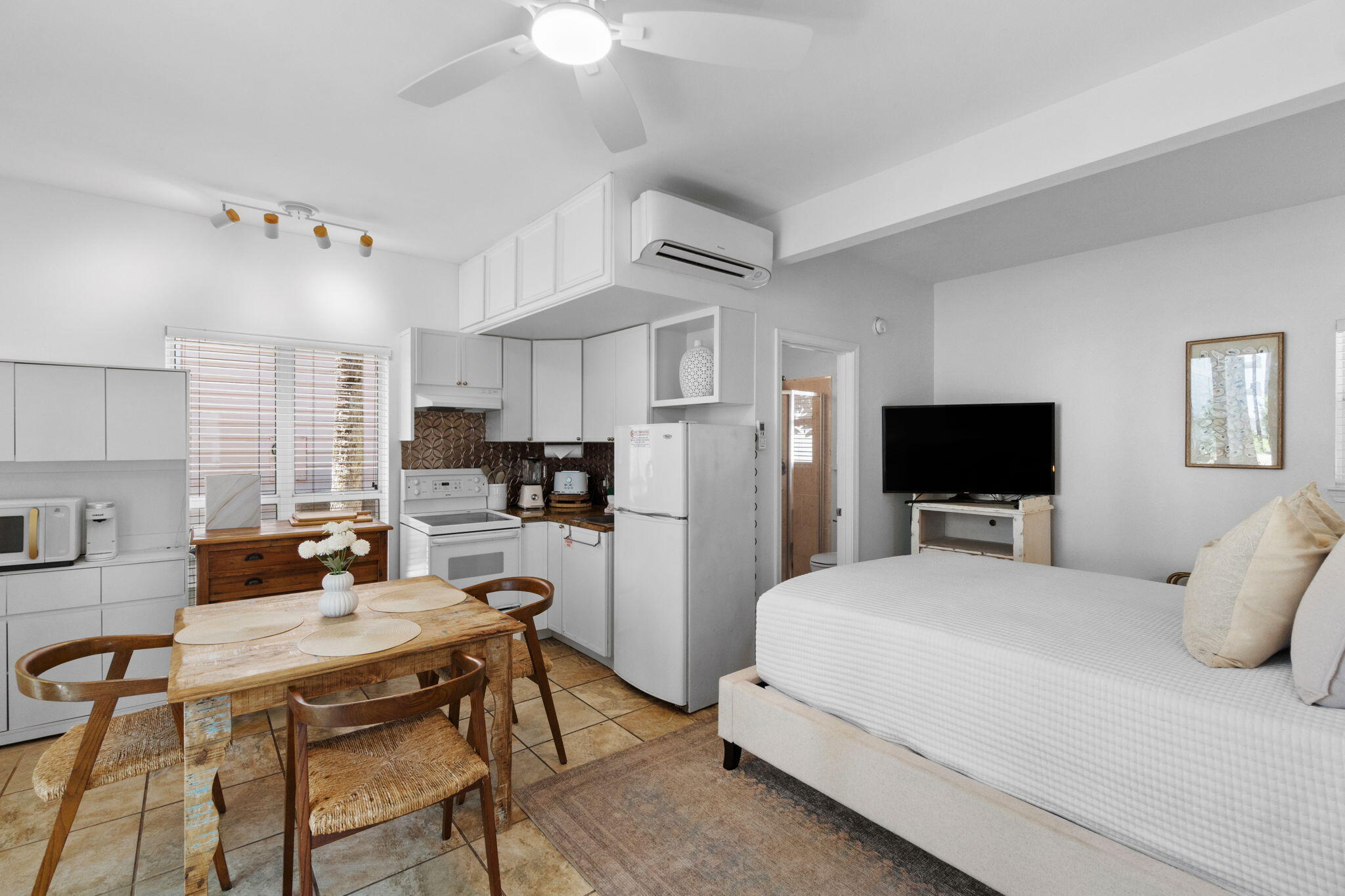 NANTUCKET COTTAGES - Residential