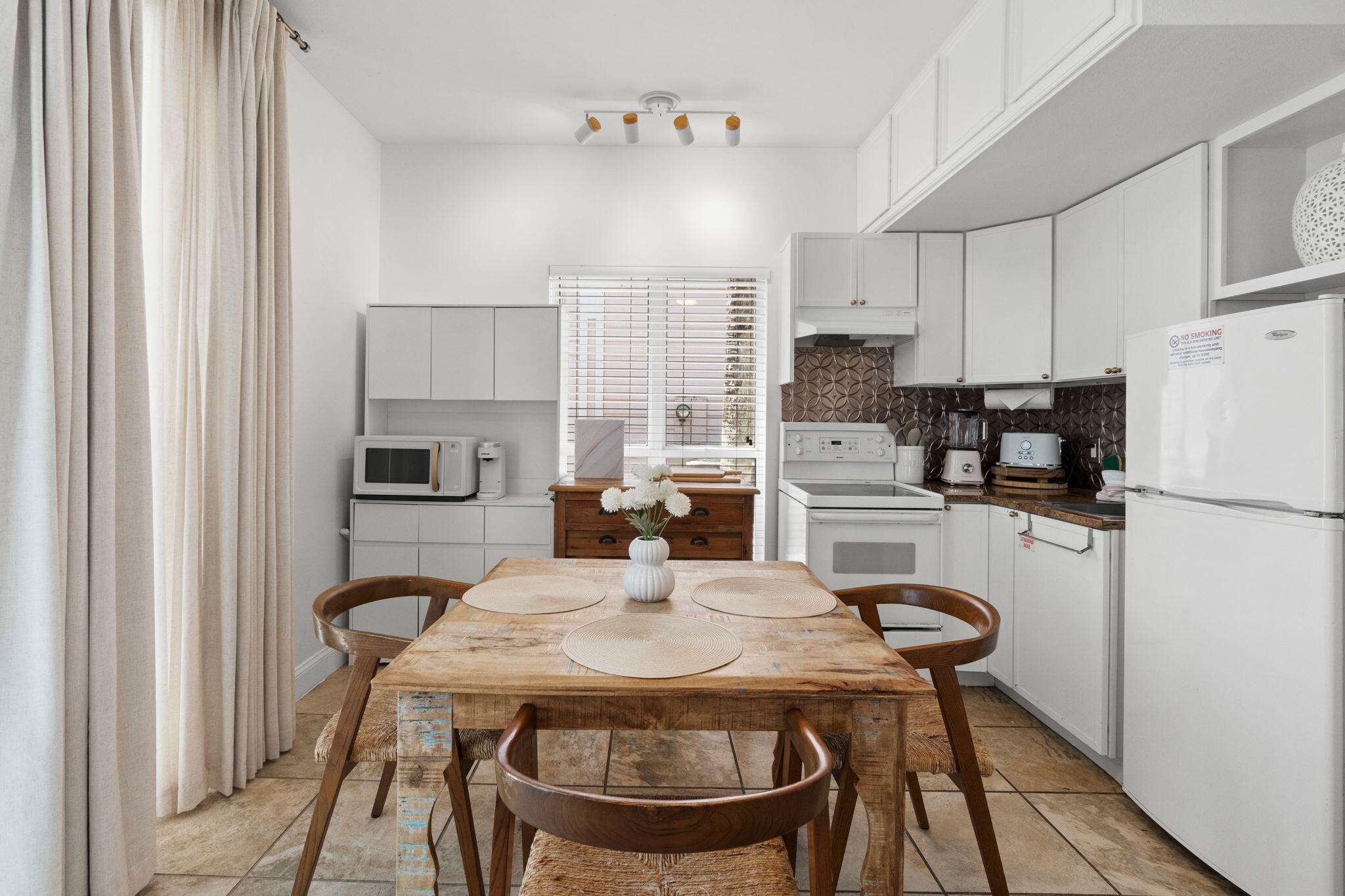 NANTUCKET COTTAGES - Residential
