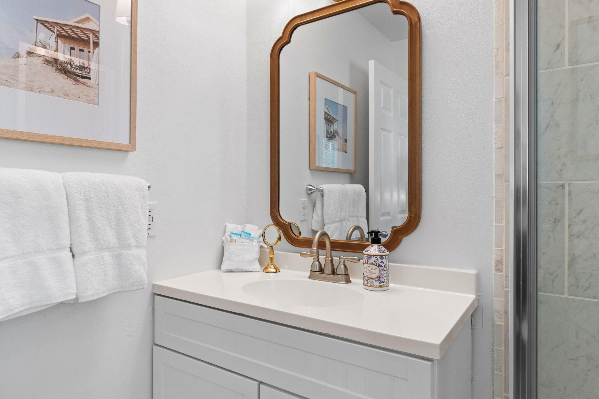NANTUCKET COTTAGES - Residential