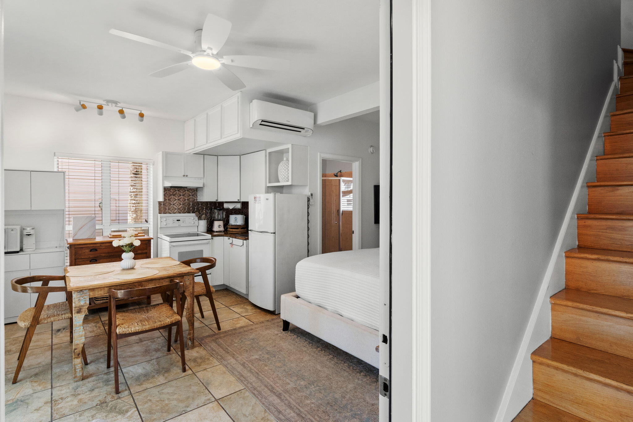 NANTUCKET COTTAGES - Residential