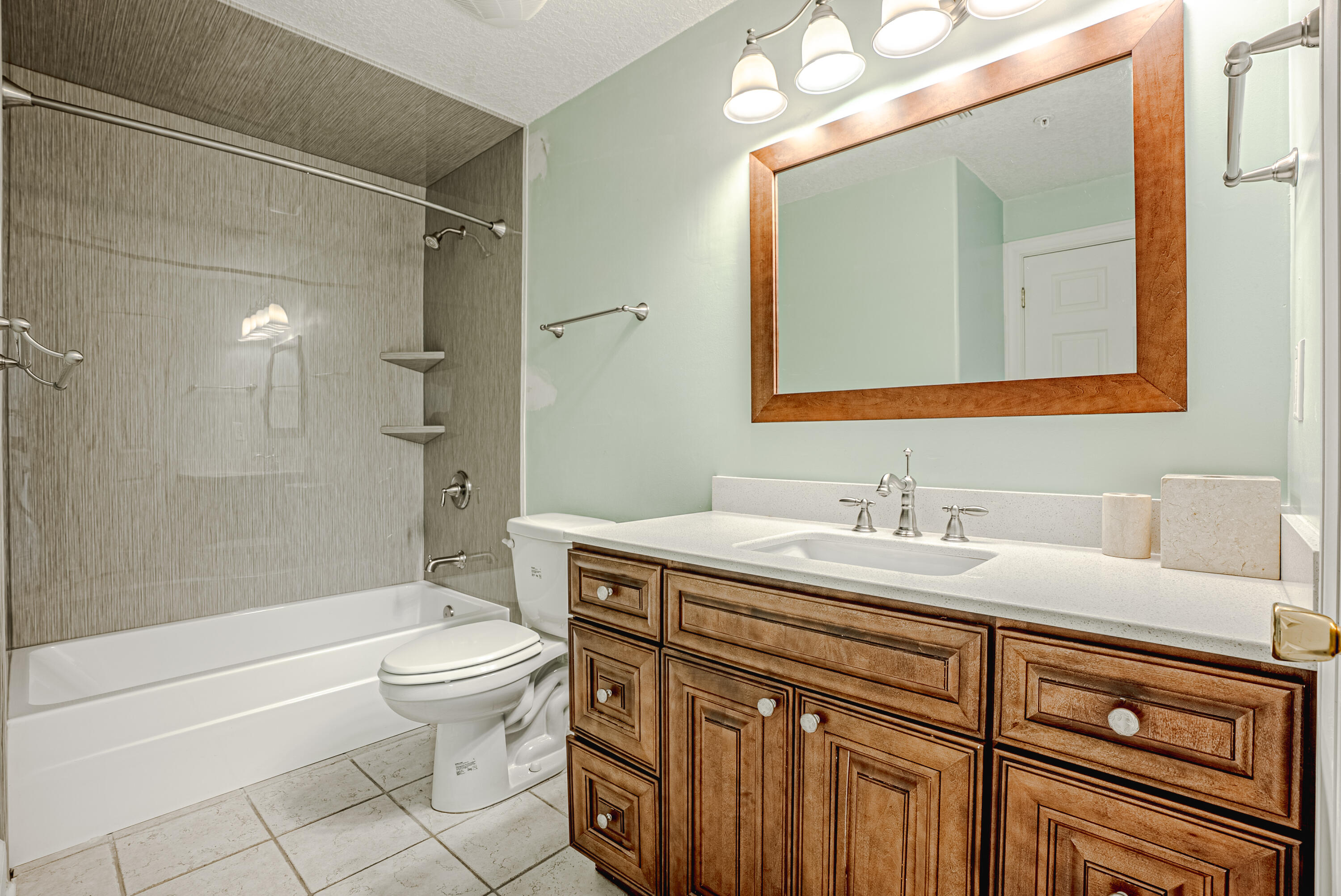EMERALD ISLE - Residential