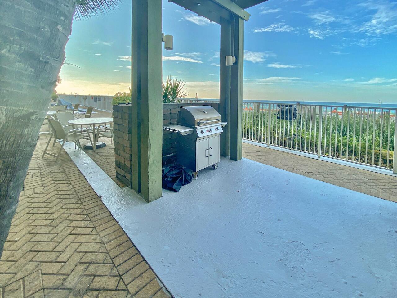 EMERALD ISLE - Residential