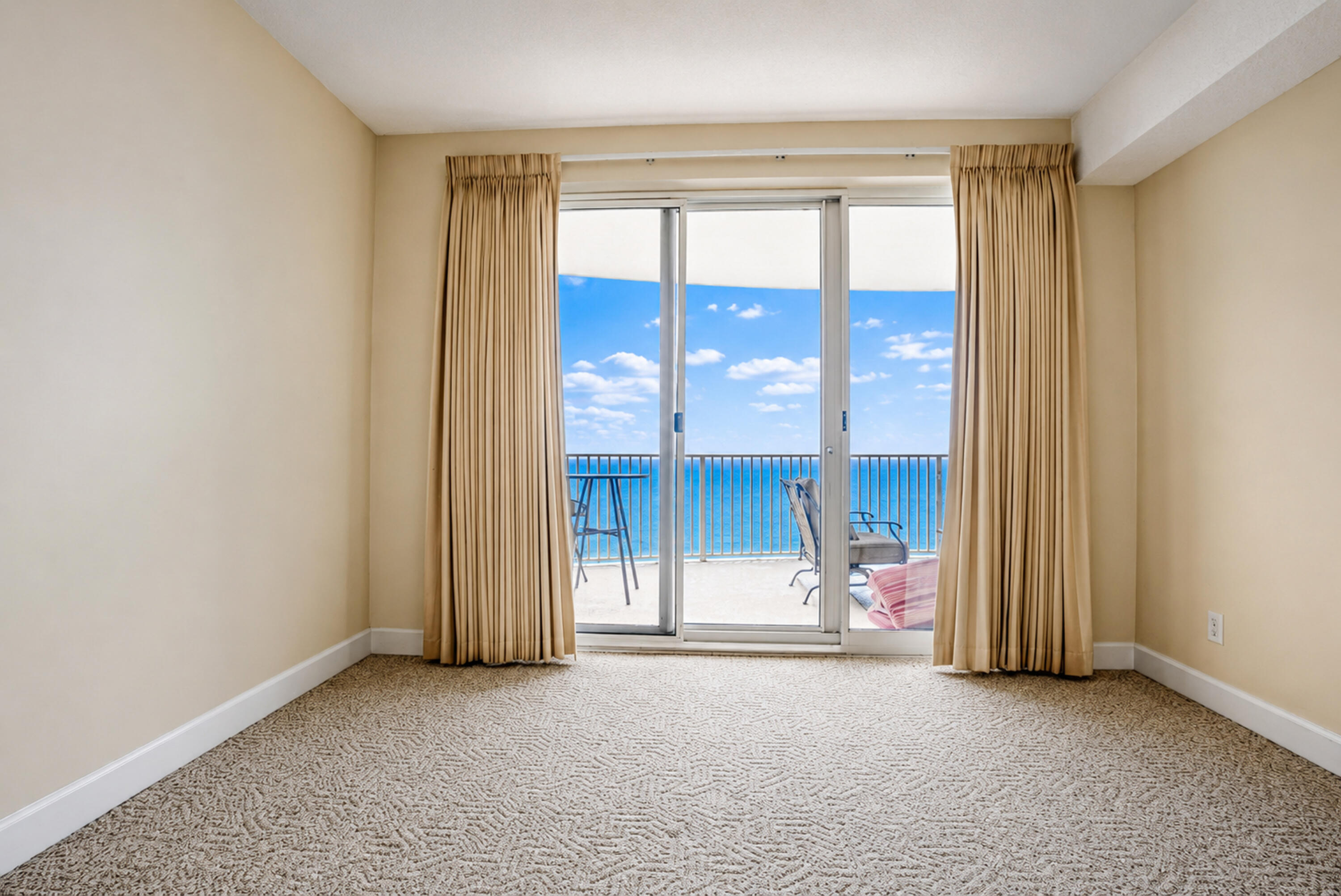 EMERALD ISLE - Residential