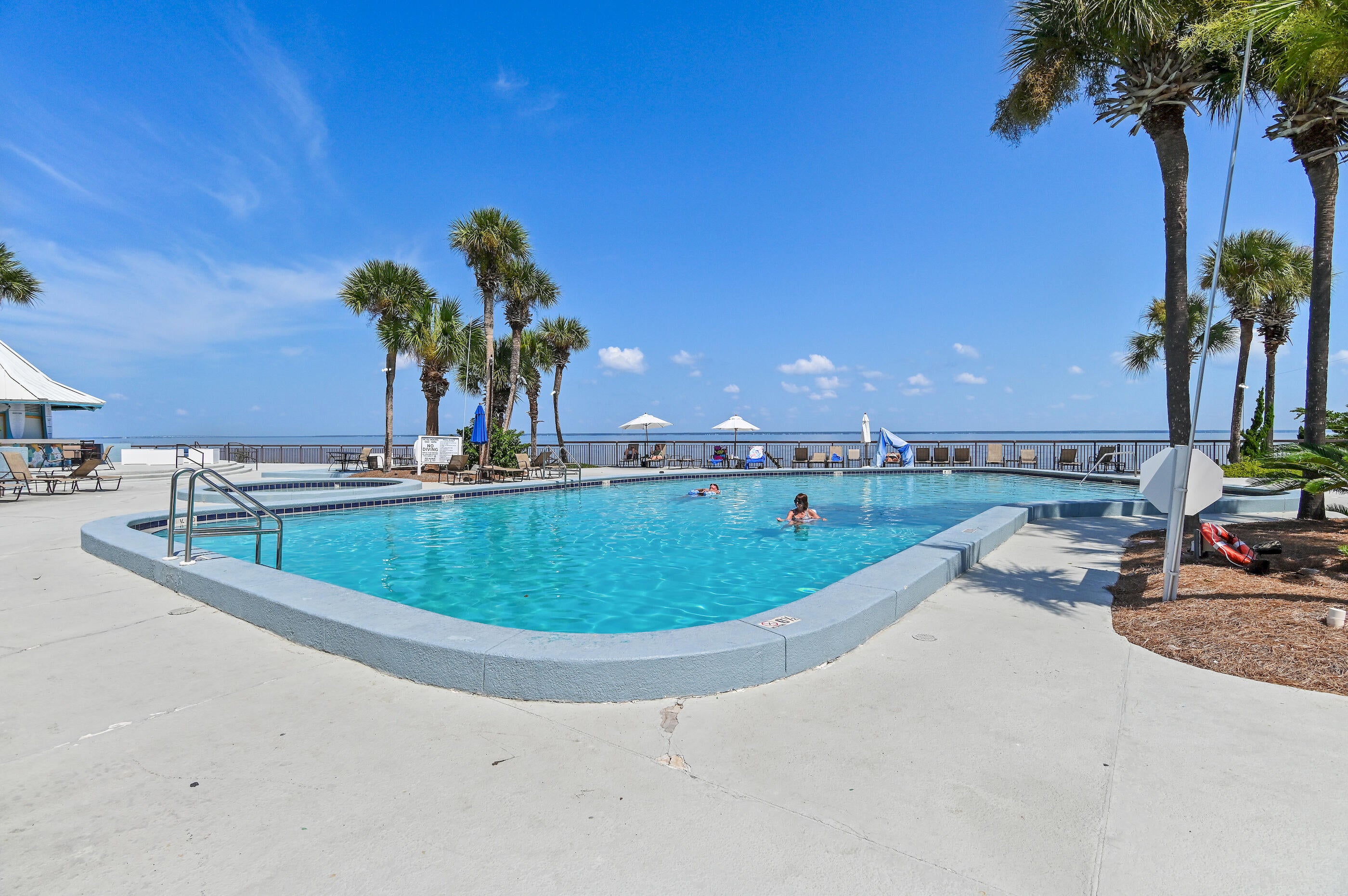 BAYSIDE CONDO SANDESTIN - Residential