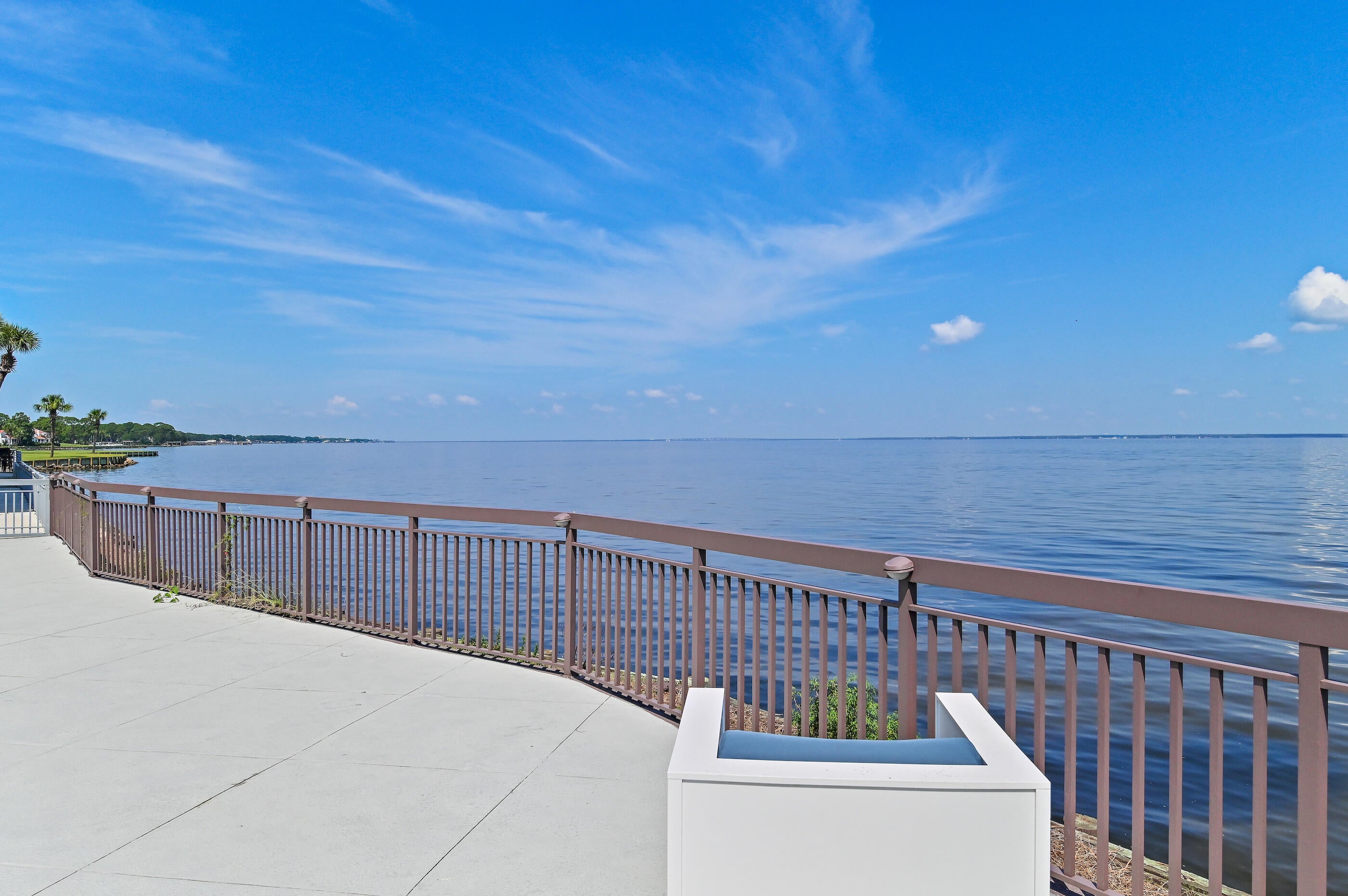 BAYSIDE CONDO SANDESTIN - Residential