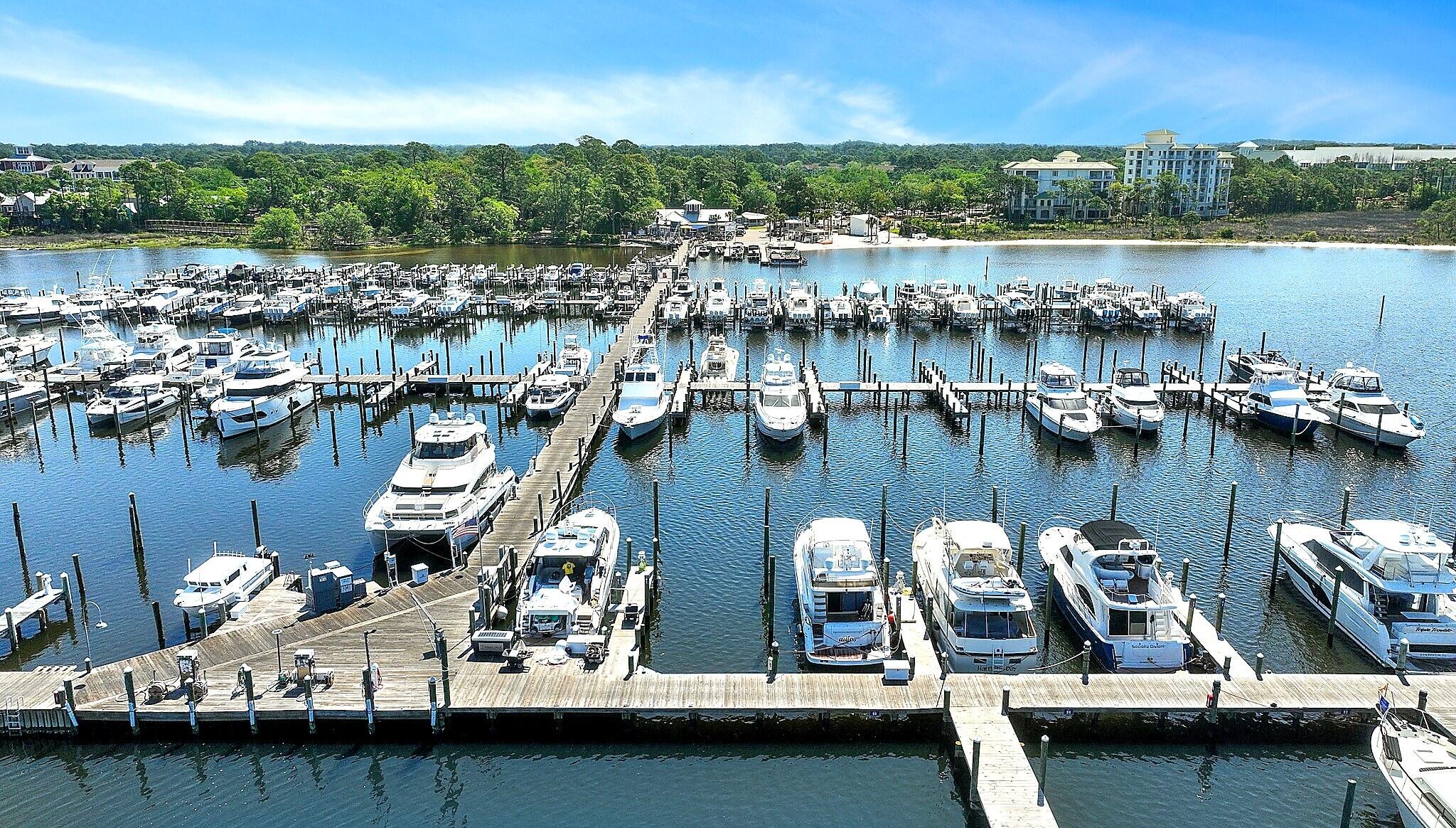 BAYSIDE CONDO SANDESTIN - Residential