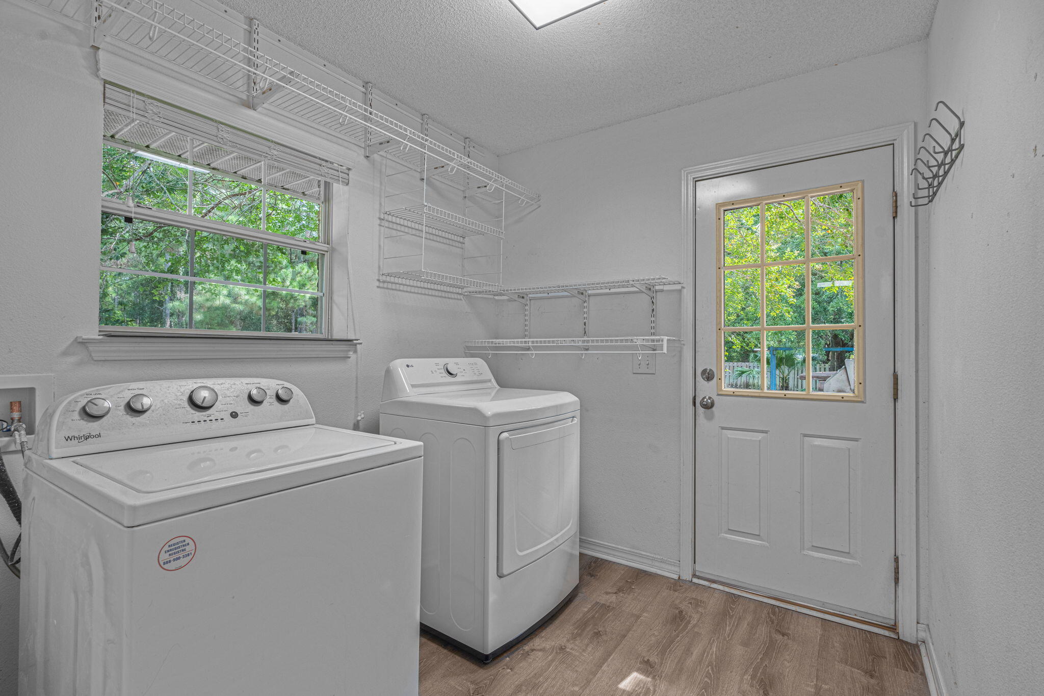 HOLLEY BY THE SEA - Residential