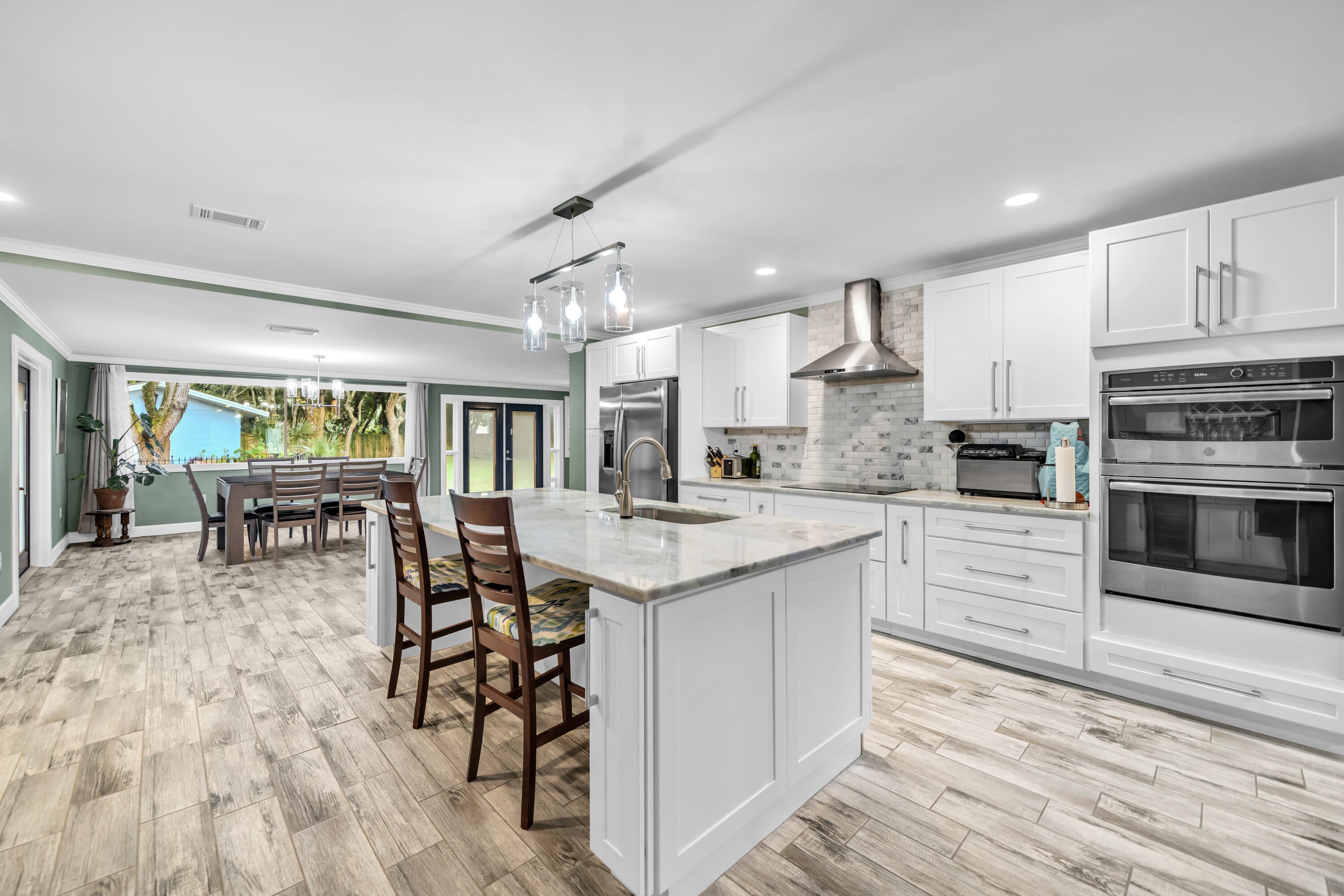 ELLIOTTS POINT 4TH ADDN - Residential Lease