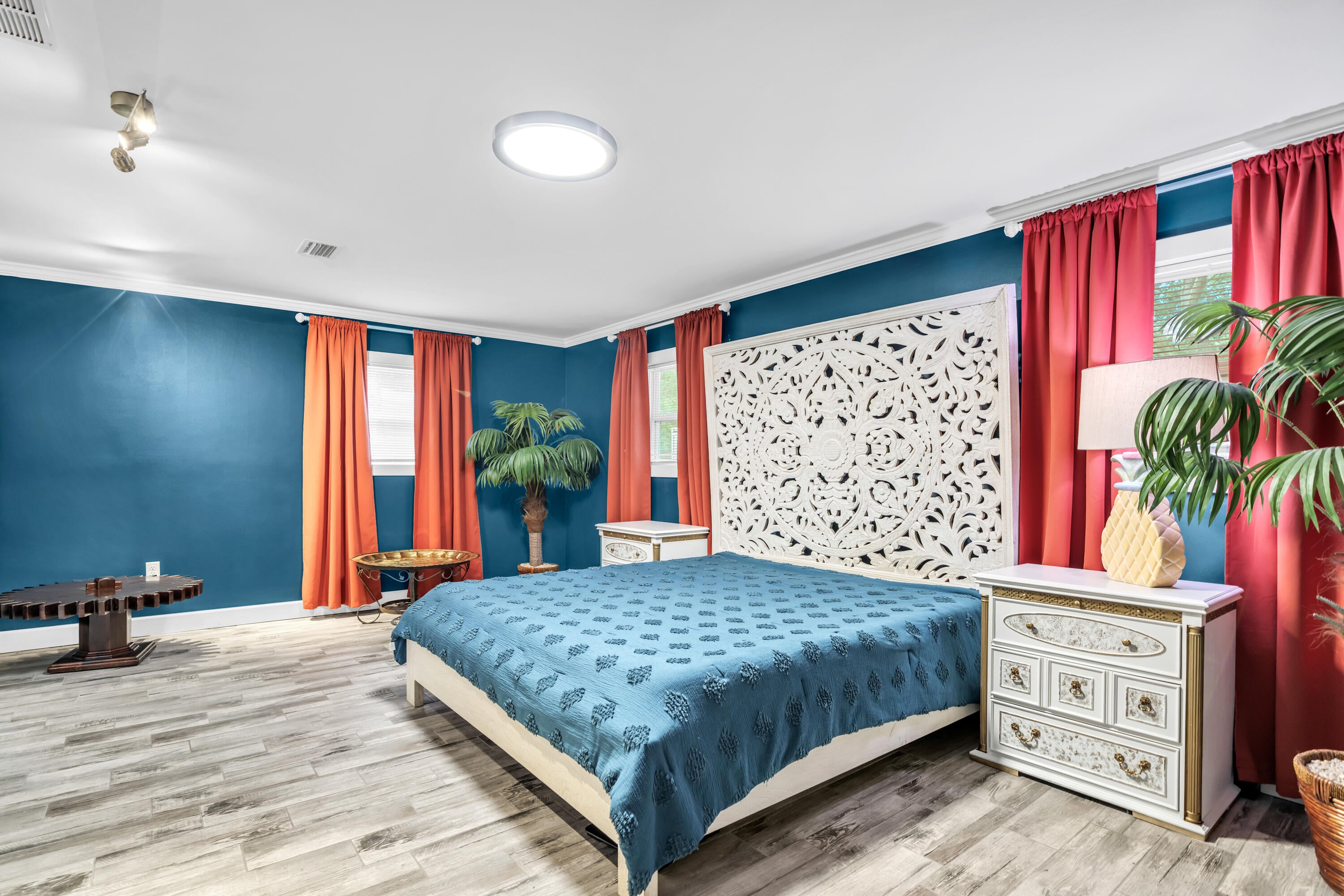 ELLIOTTS POINT 4TH ADDN - Residential Lease
