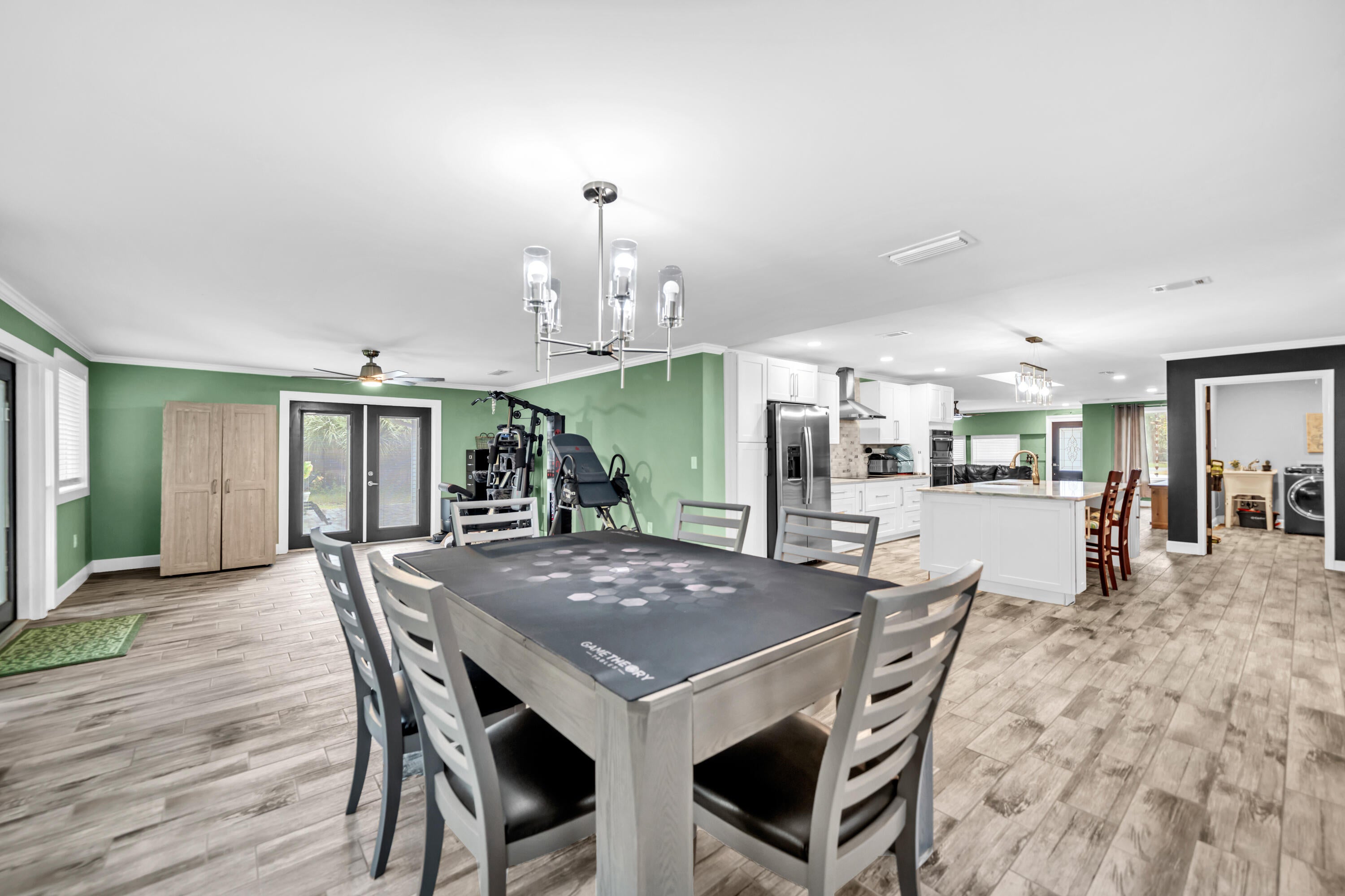 ELLIOTTS POINT 4TH ADDN - Residential Lease
