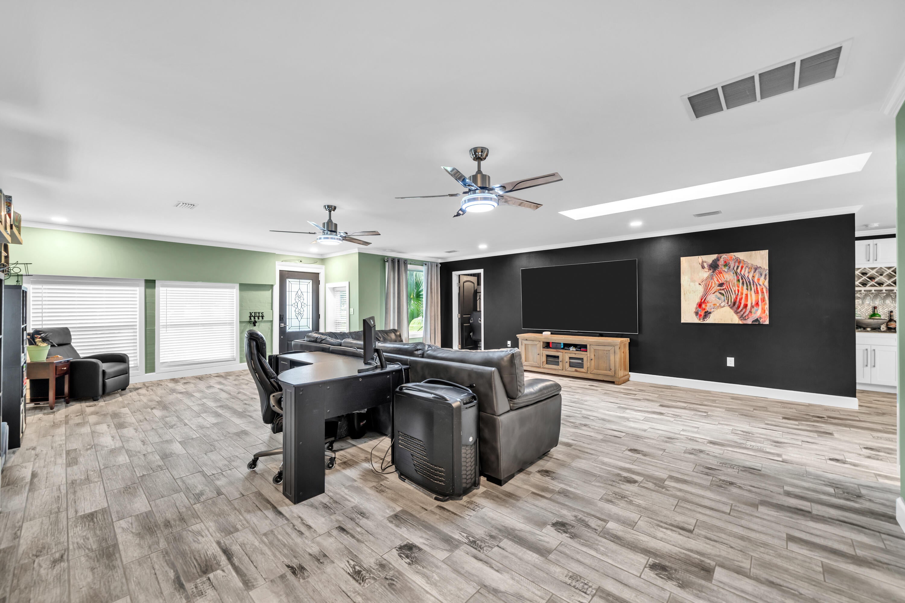 ELLIOTTS POINT 4TH ADDN - Residential Lease
