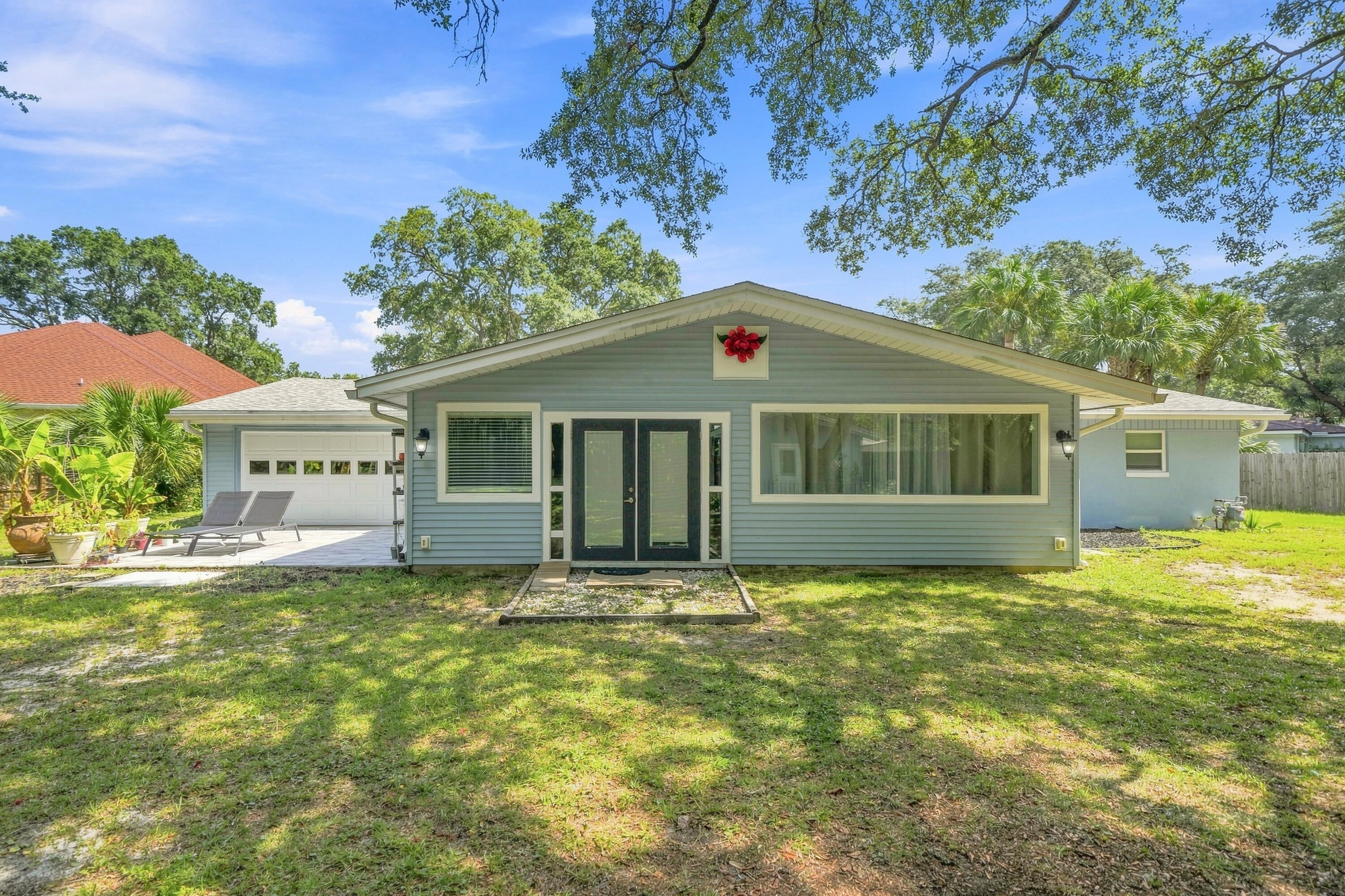 ELLIOTTS POINT 4TH ADDN - Residential Lease