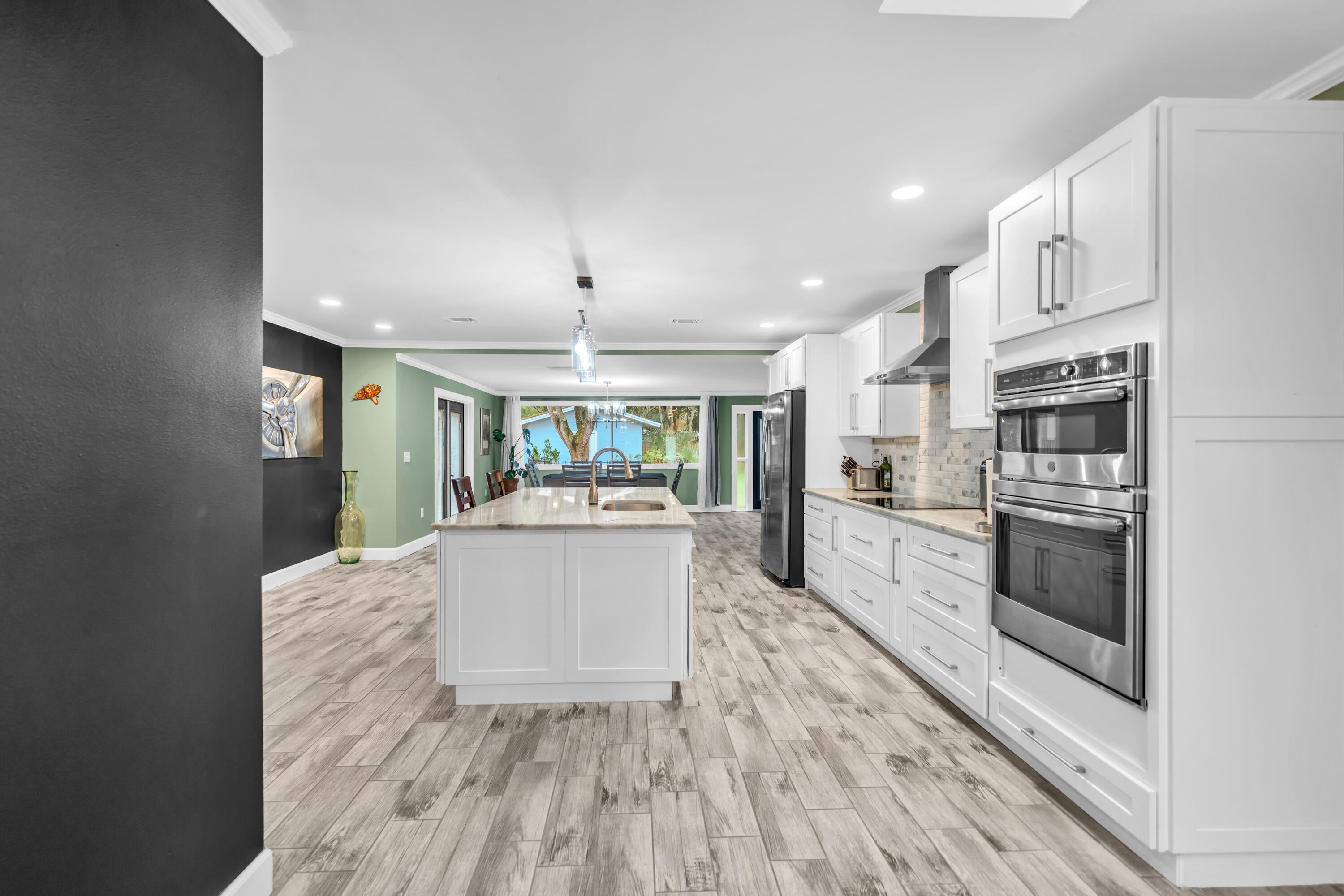 ELLIOTTS POINT 4TH ADDN - Residential Lease