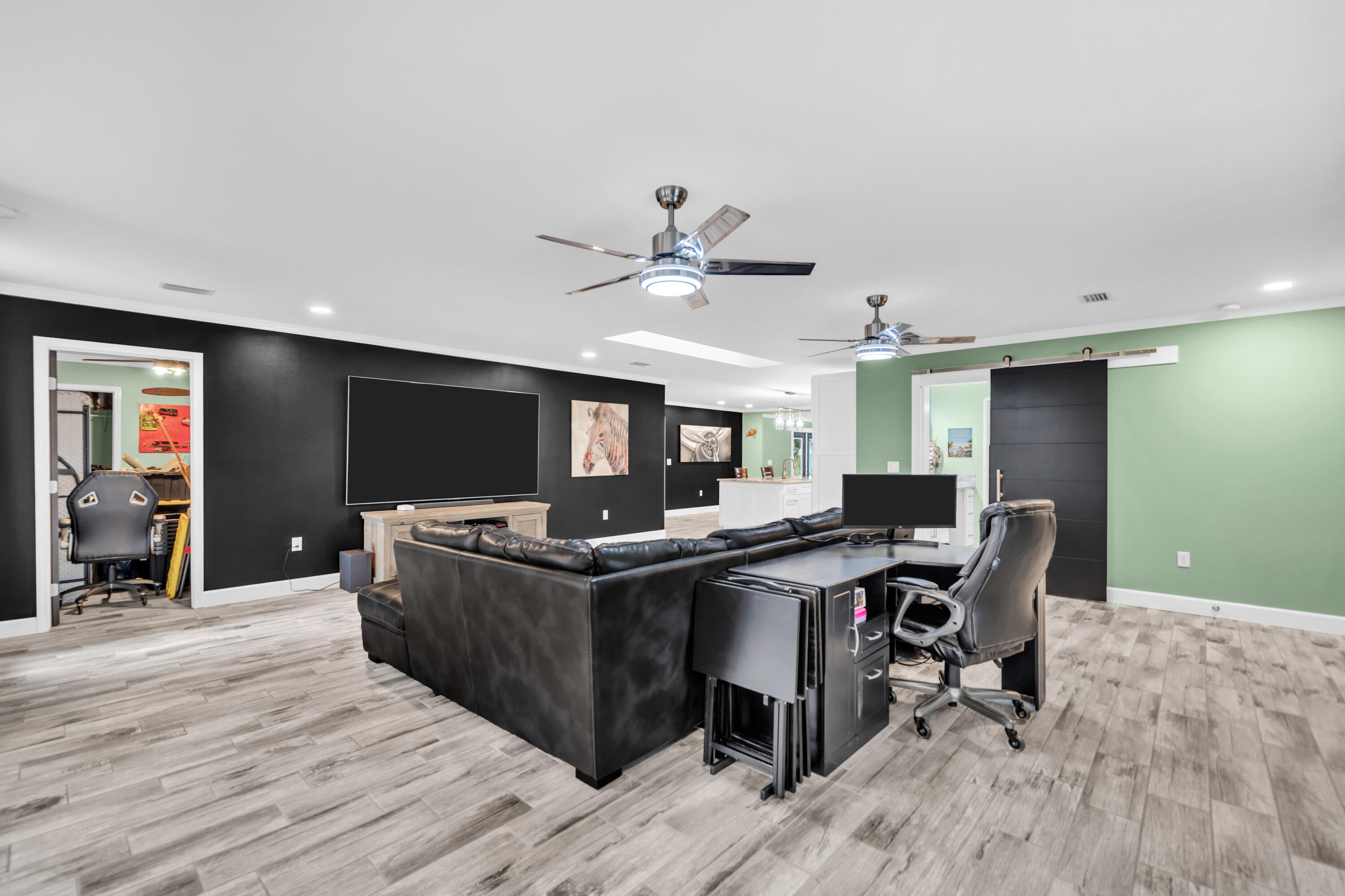ELLIOTTS POINT 4TH ADDN - Residential Lease