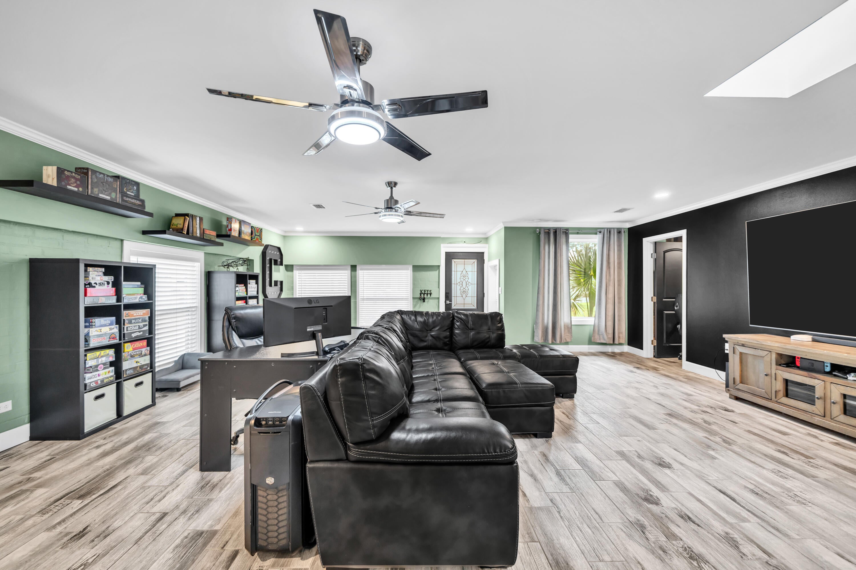 ELLIOTTS POINT 4TH ADDN - Residential Lease
