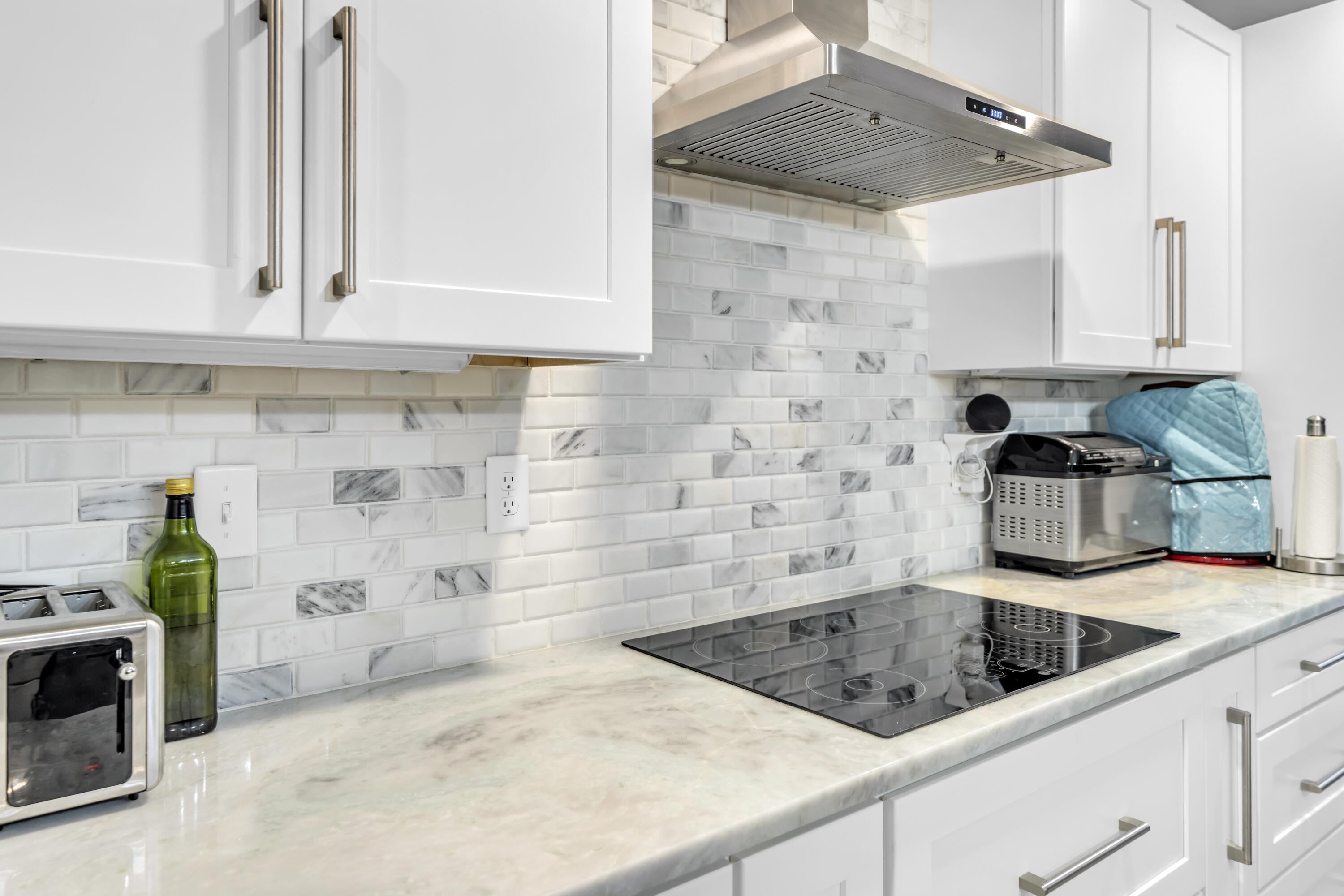 ELLIOTTS POINT 4TH ADDN - Residential Lease
