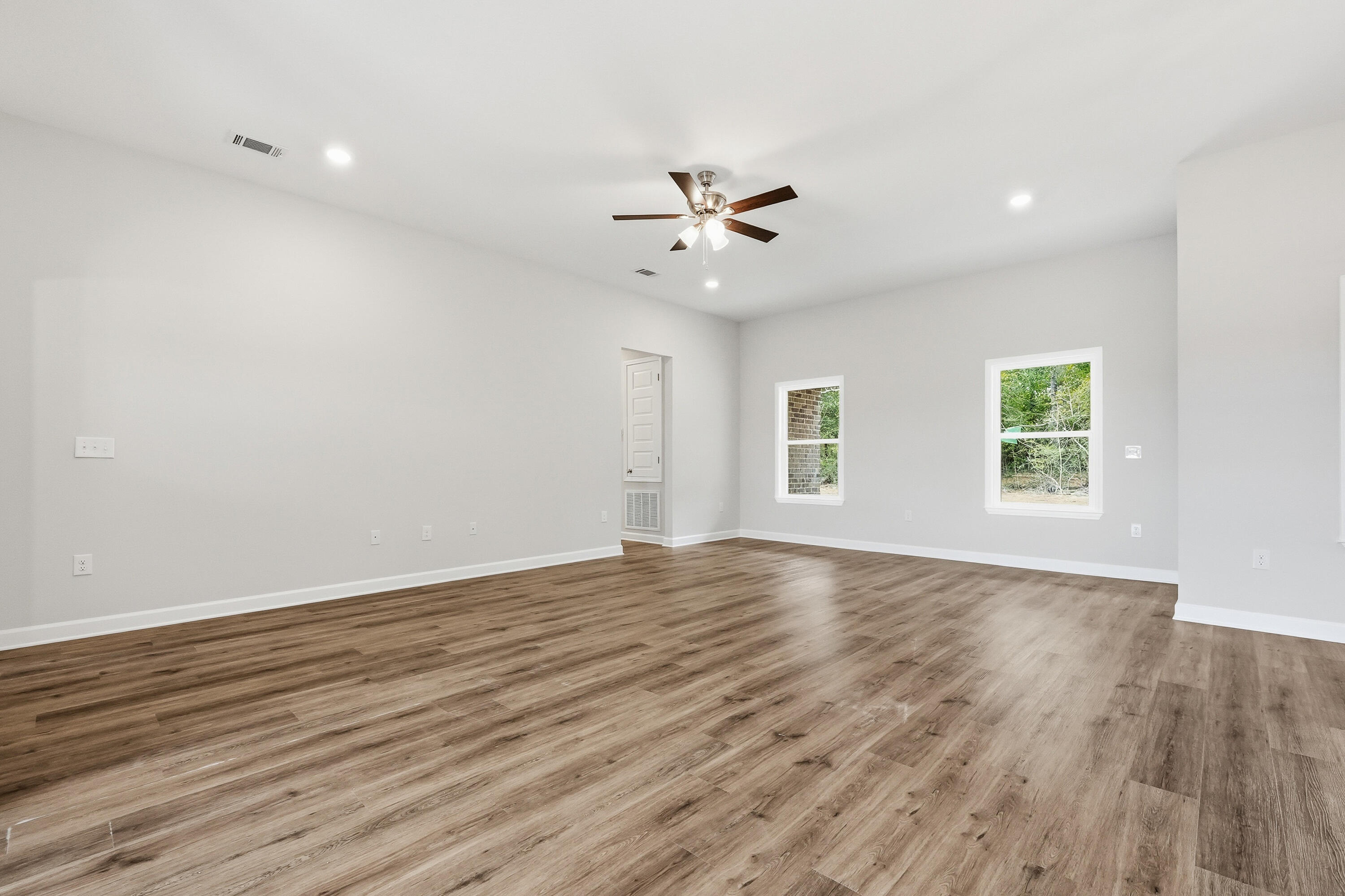 COUNTRY BREEZE EST - Residential