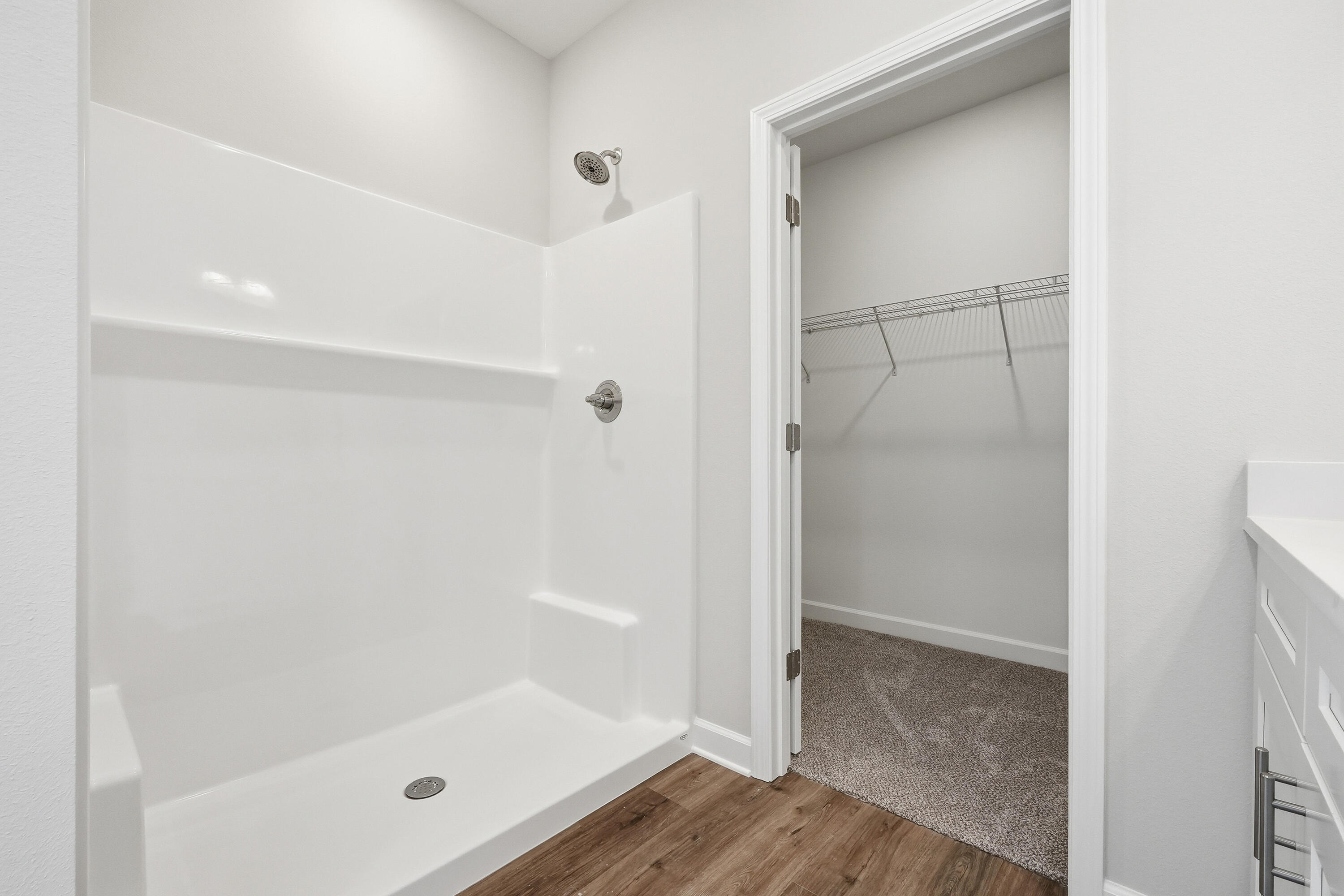 COUNTRY BREEZE EST - Residential