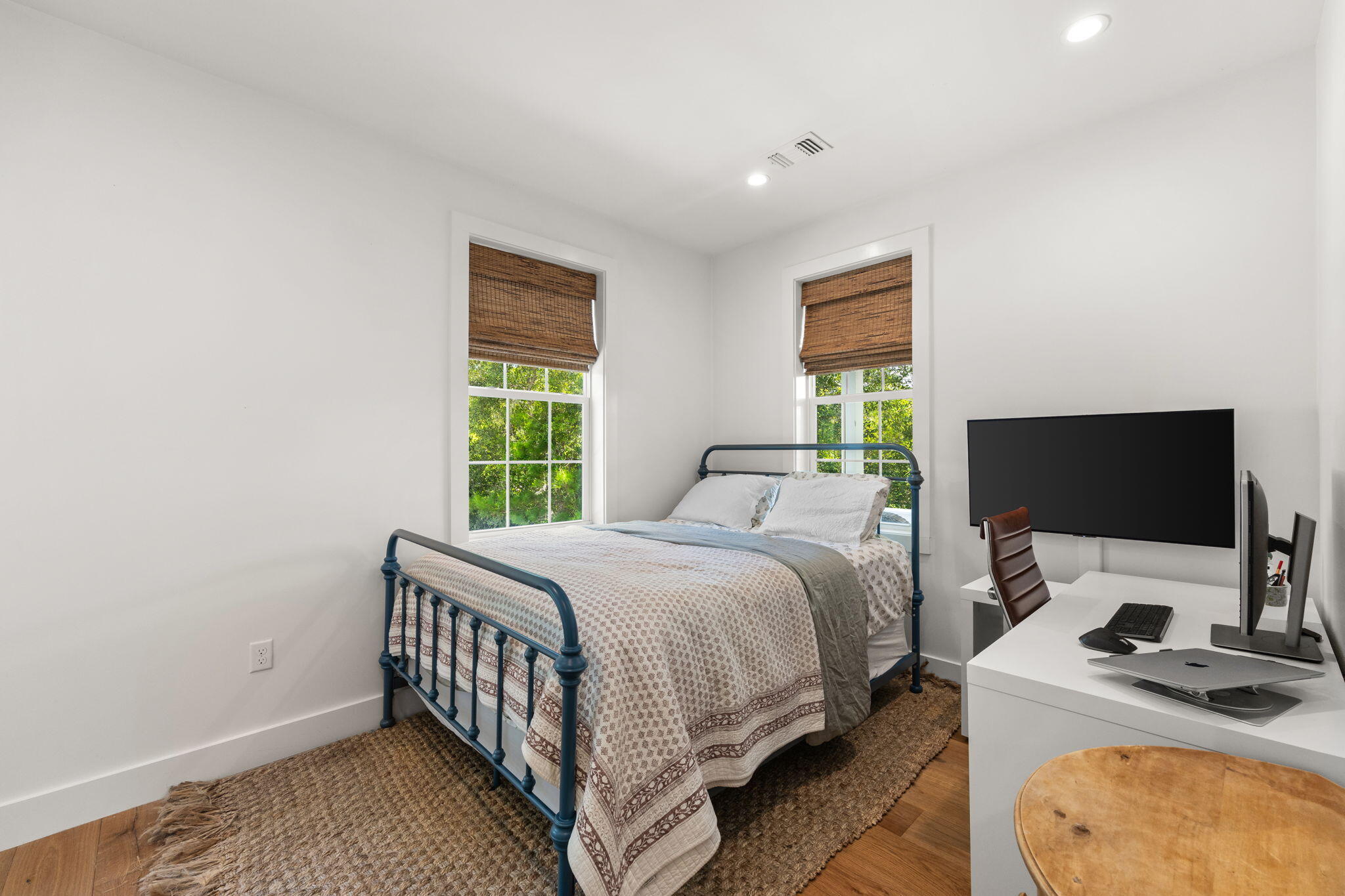 MAGNOLIA BEACH - Residential