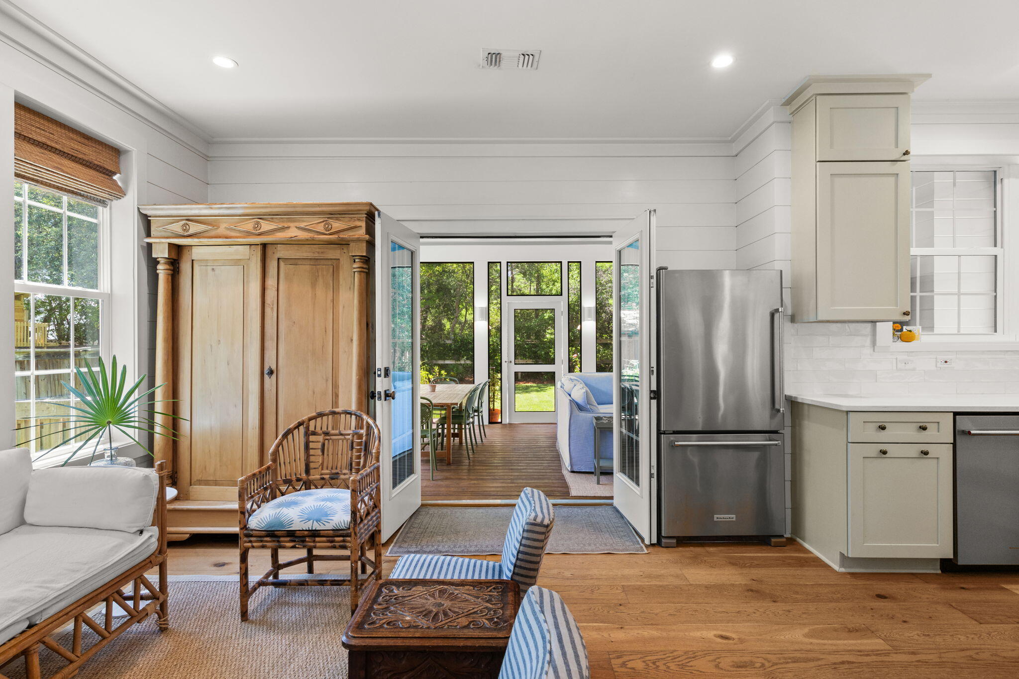 MAGNOLIA BEACH - Residential