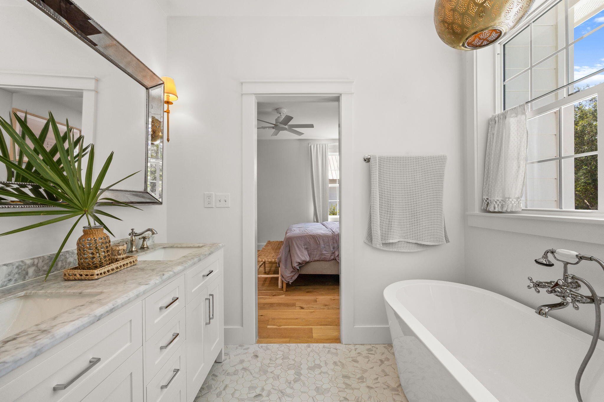 MAGNOLIA BEACH - Residential
