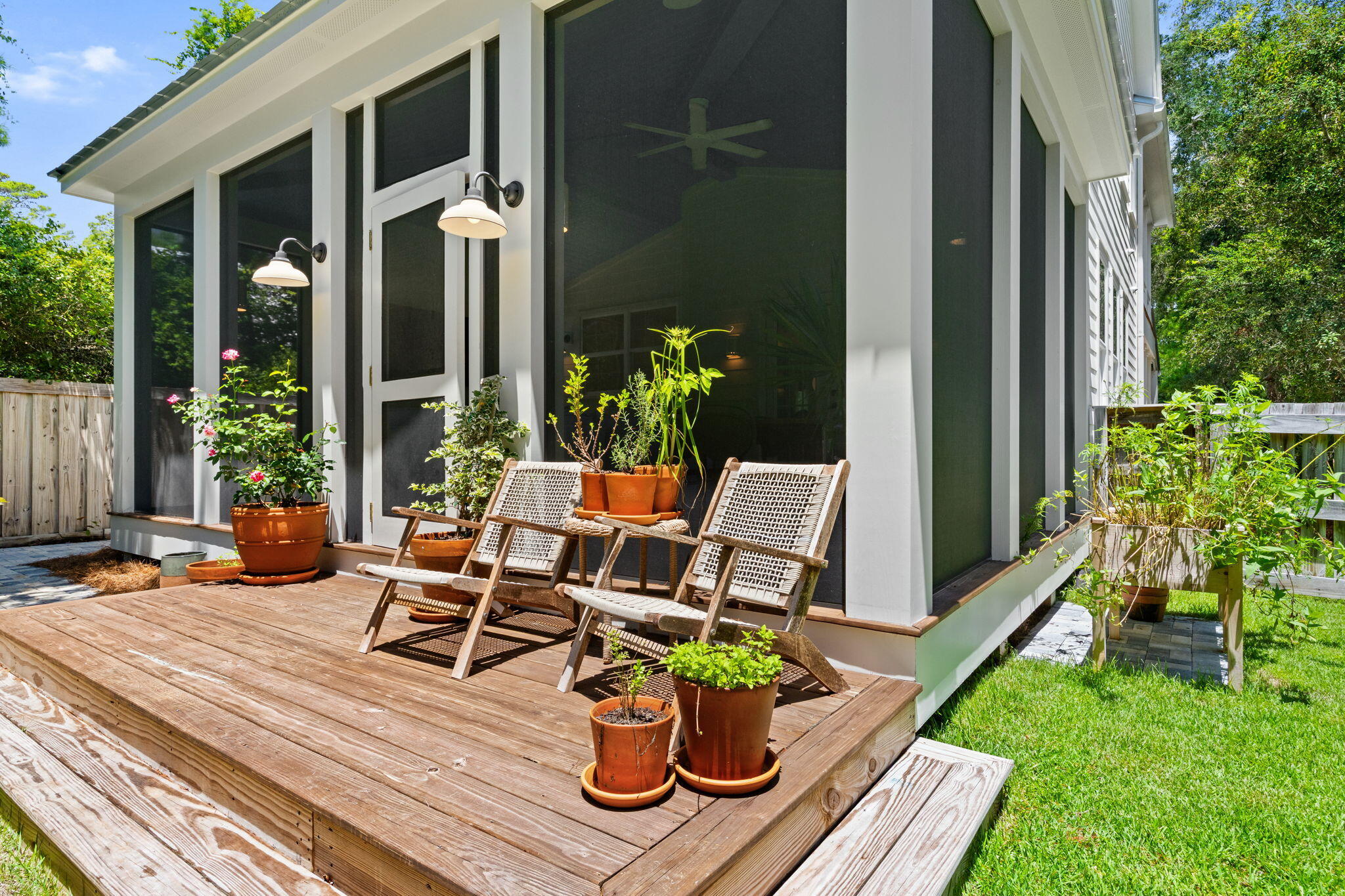 MAGNOLIA BEACH - Residential